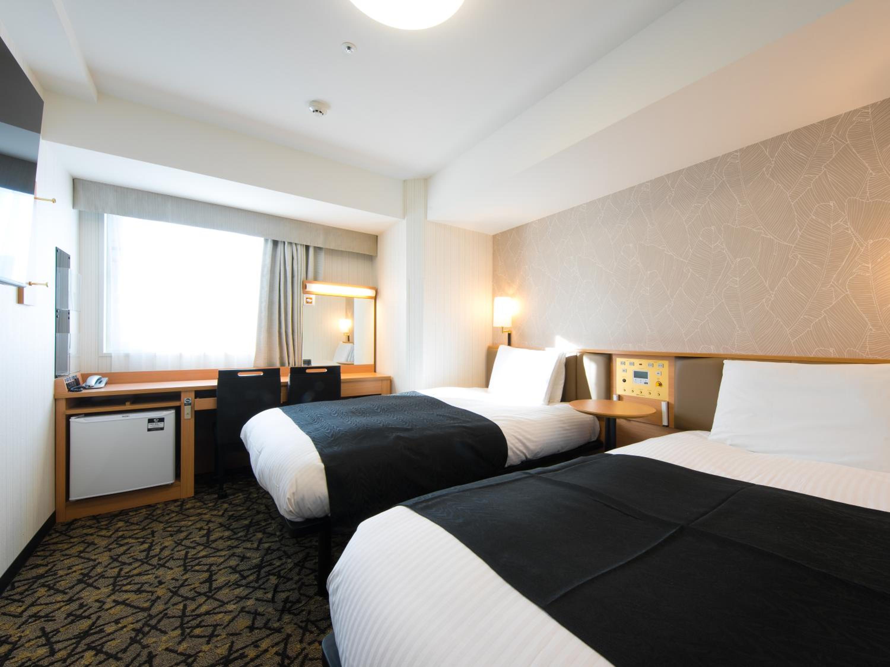 Standard Twin Room - High Floor - Non-Smoking