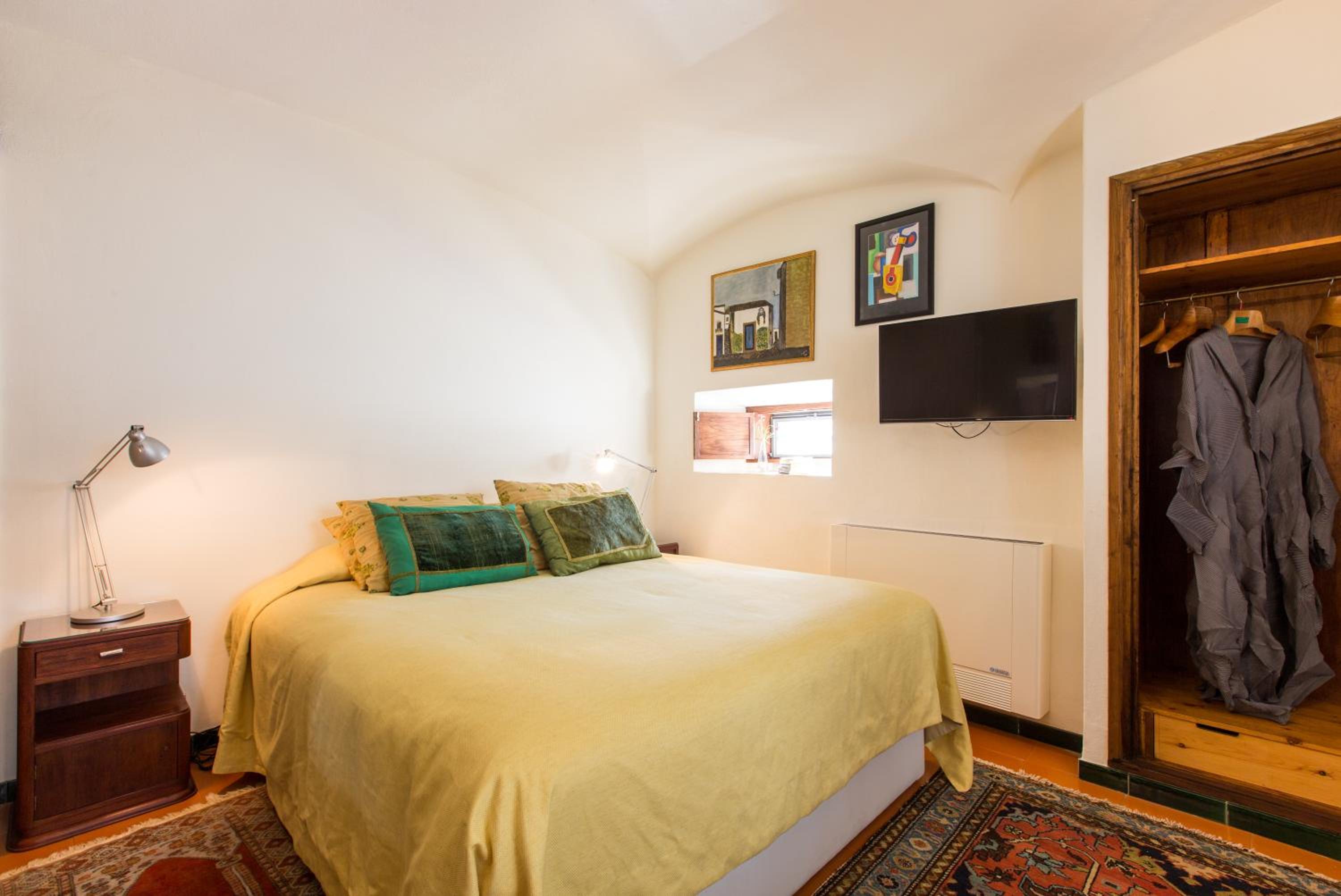 Double Room with Courtyard View - Photo 1
