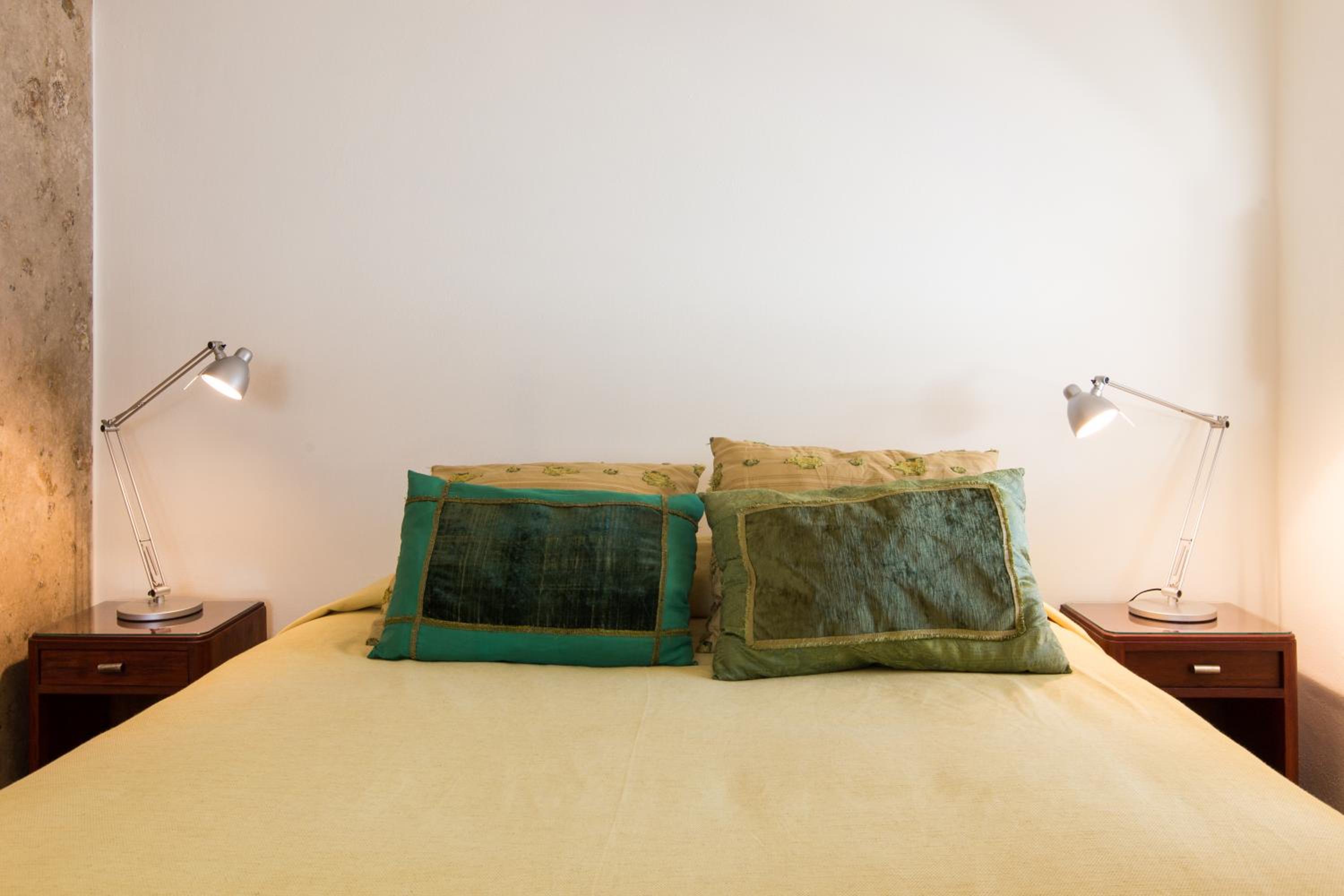 Double Room with Courtyard View - Photo 4