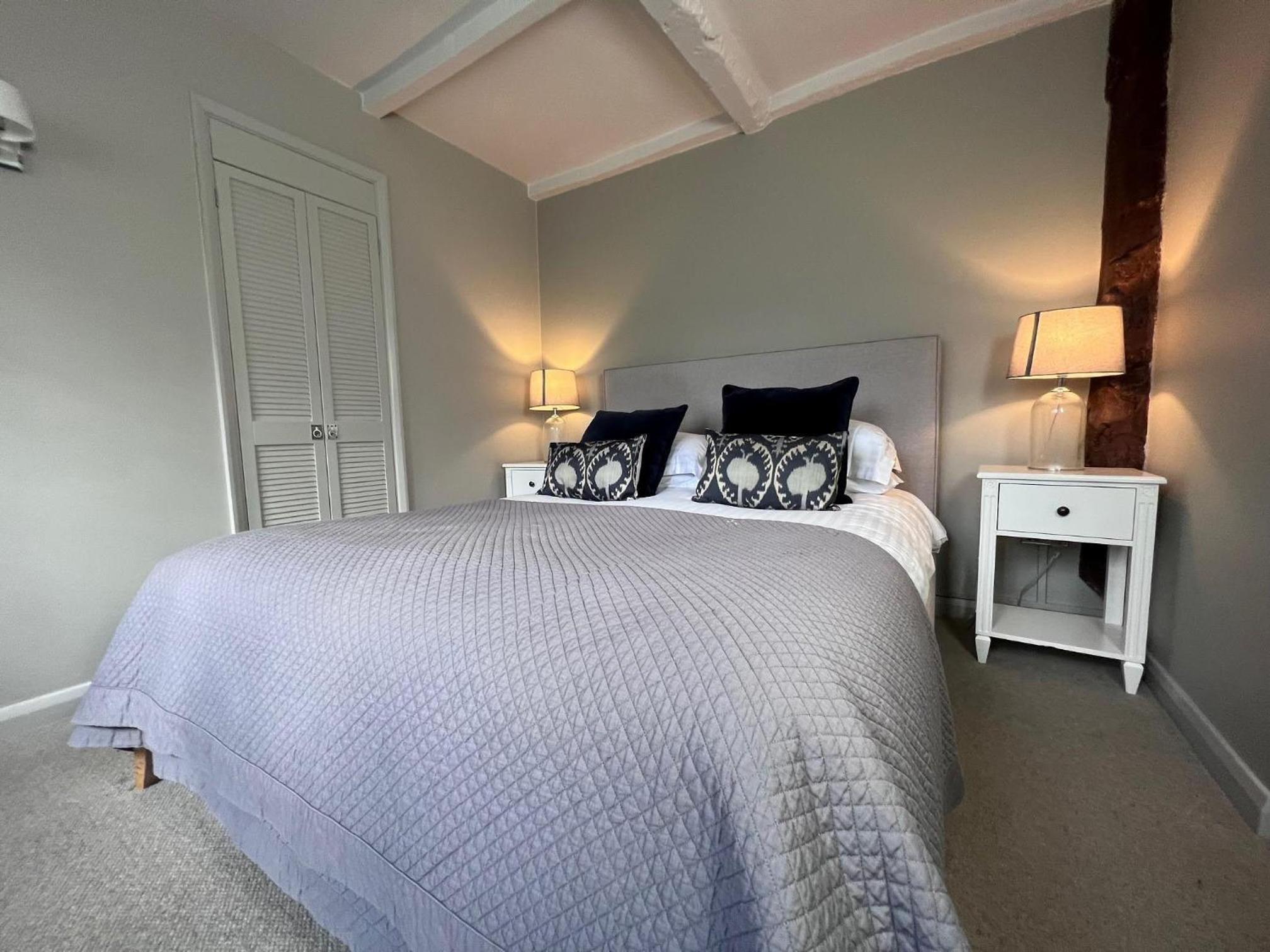 Standard King Room photo 1