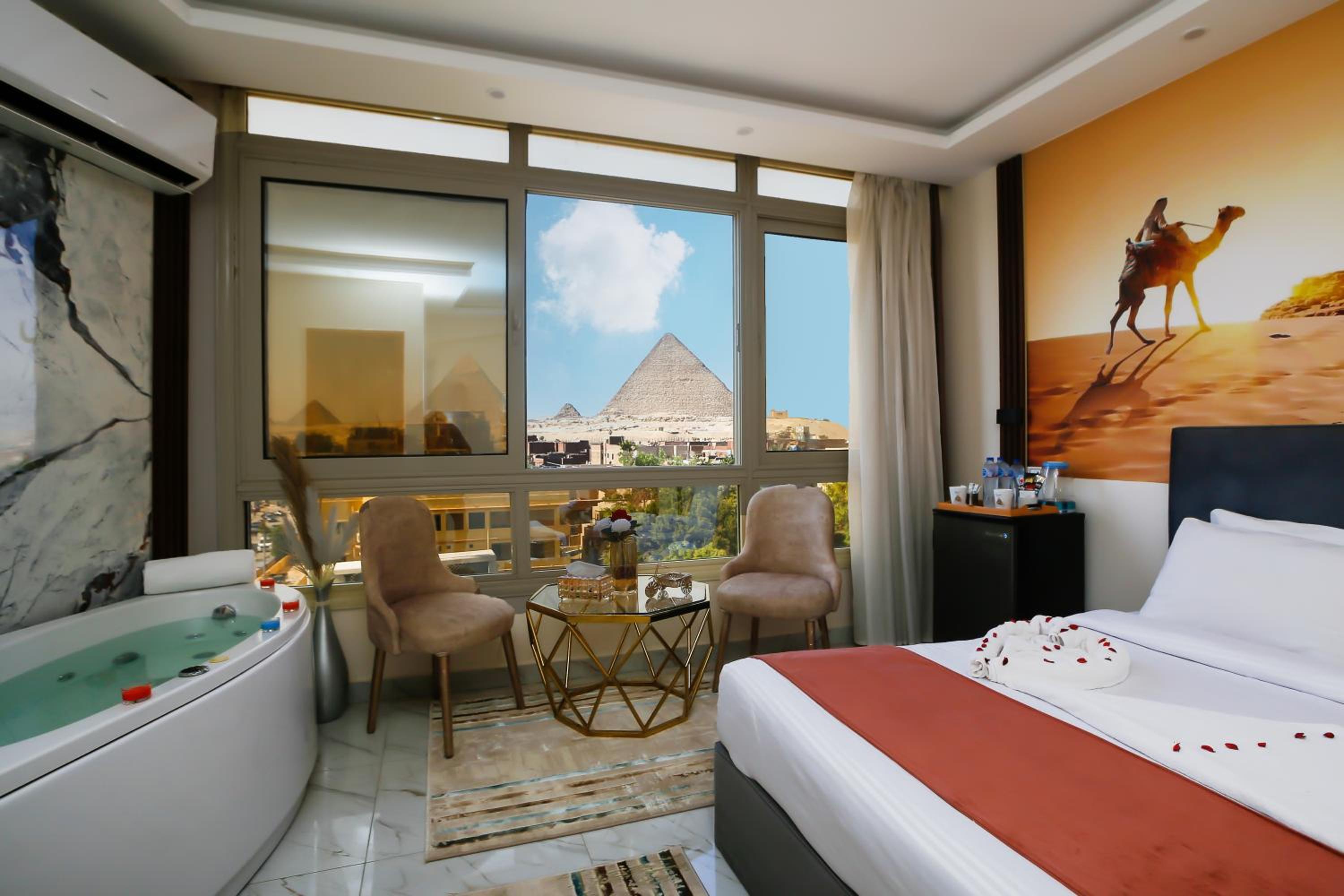 Deluxe Double or Twin Room with Jacuzzi with Pyramids View