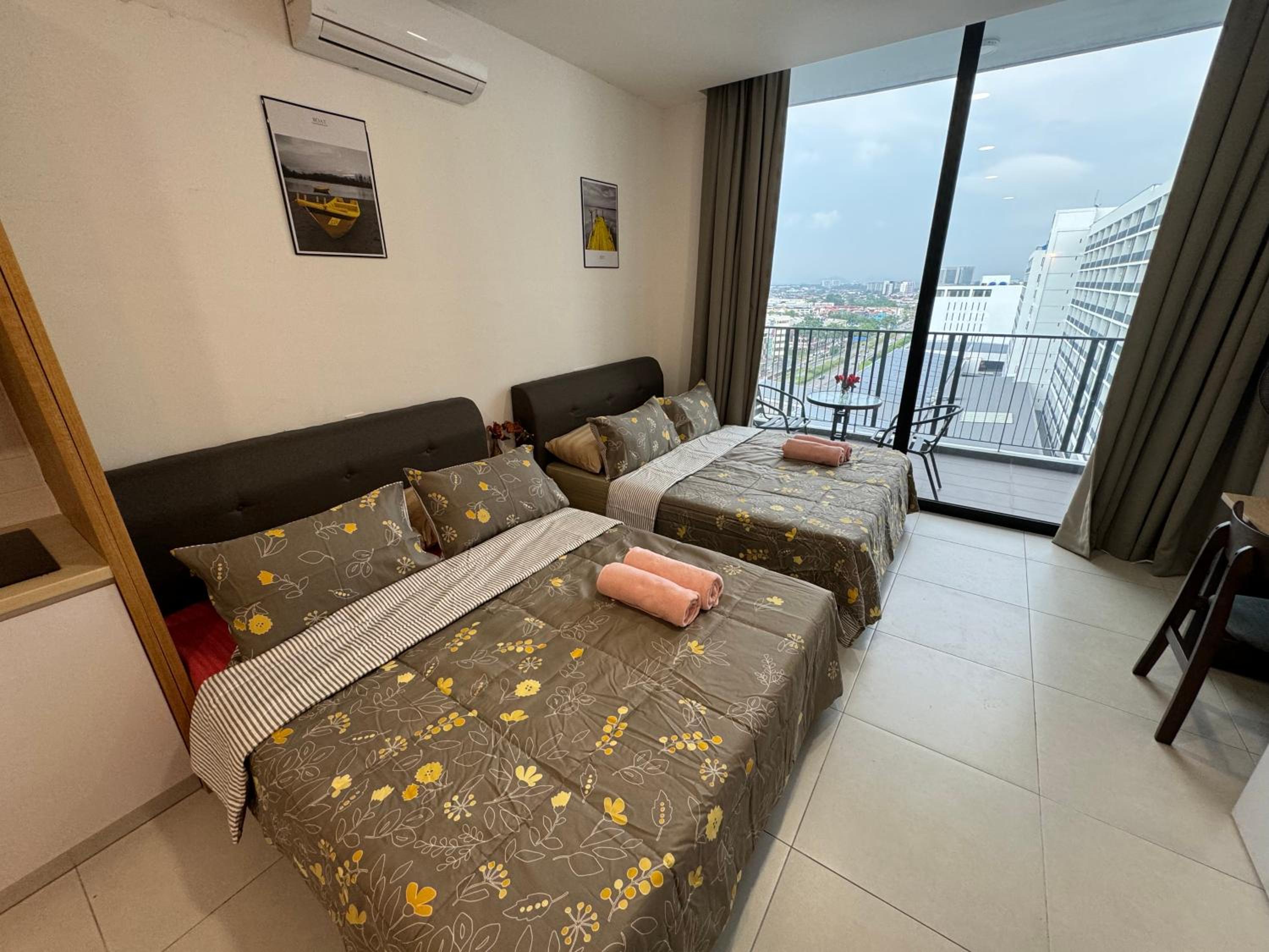 Studio Apartment with Balcony