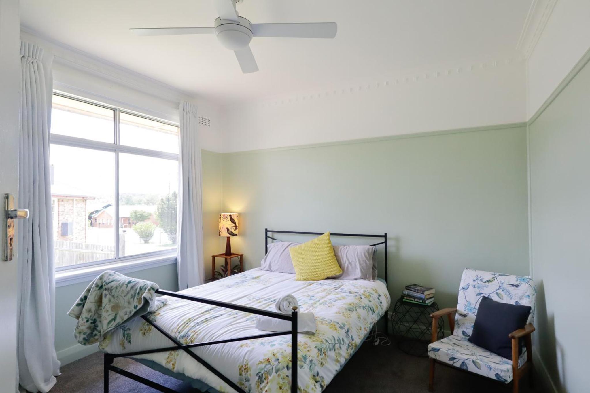 Three-Bedroom House photo 2