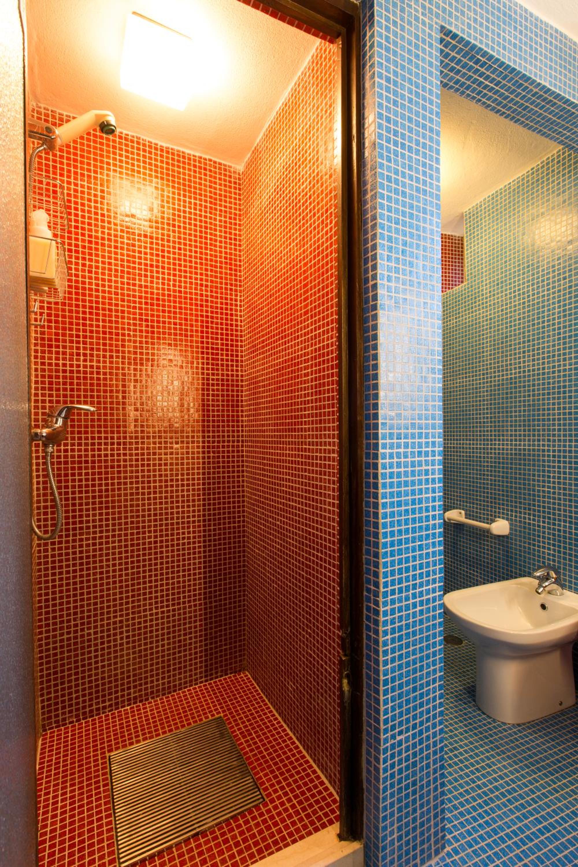 Double or Twin Room with City View - Photo 3