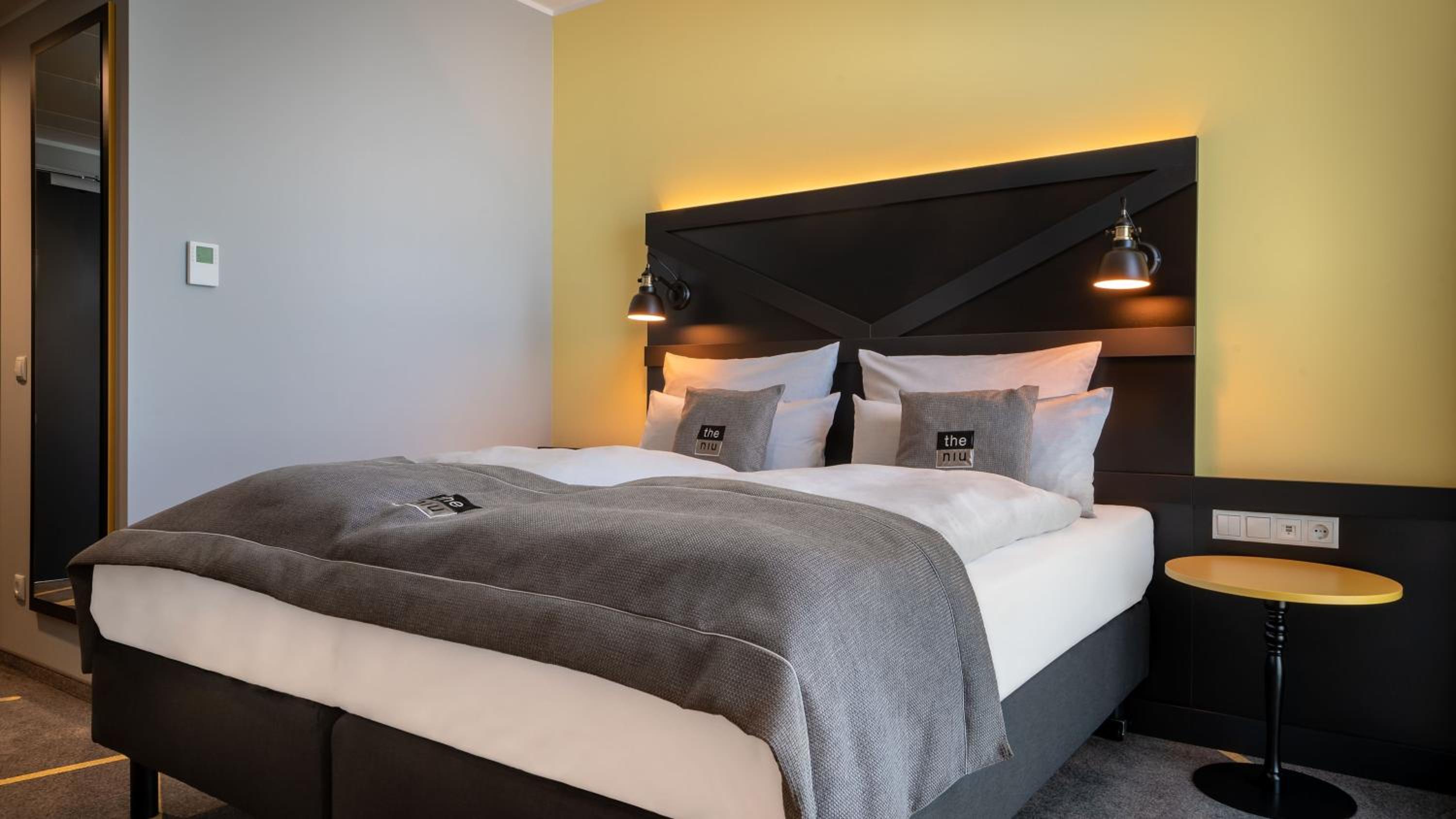 Standard Queen Room - Accessible photo 2