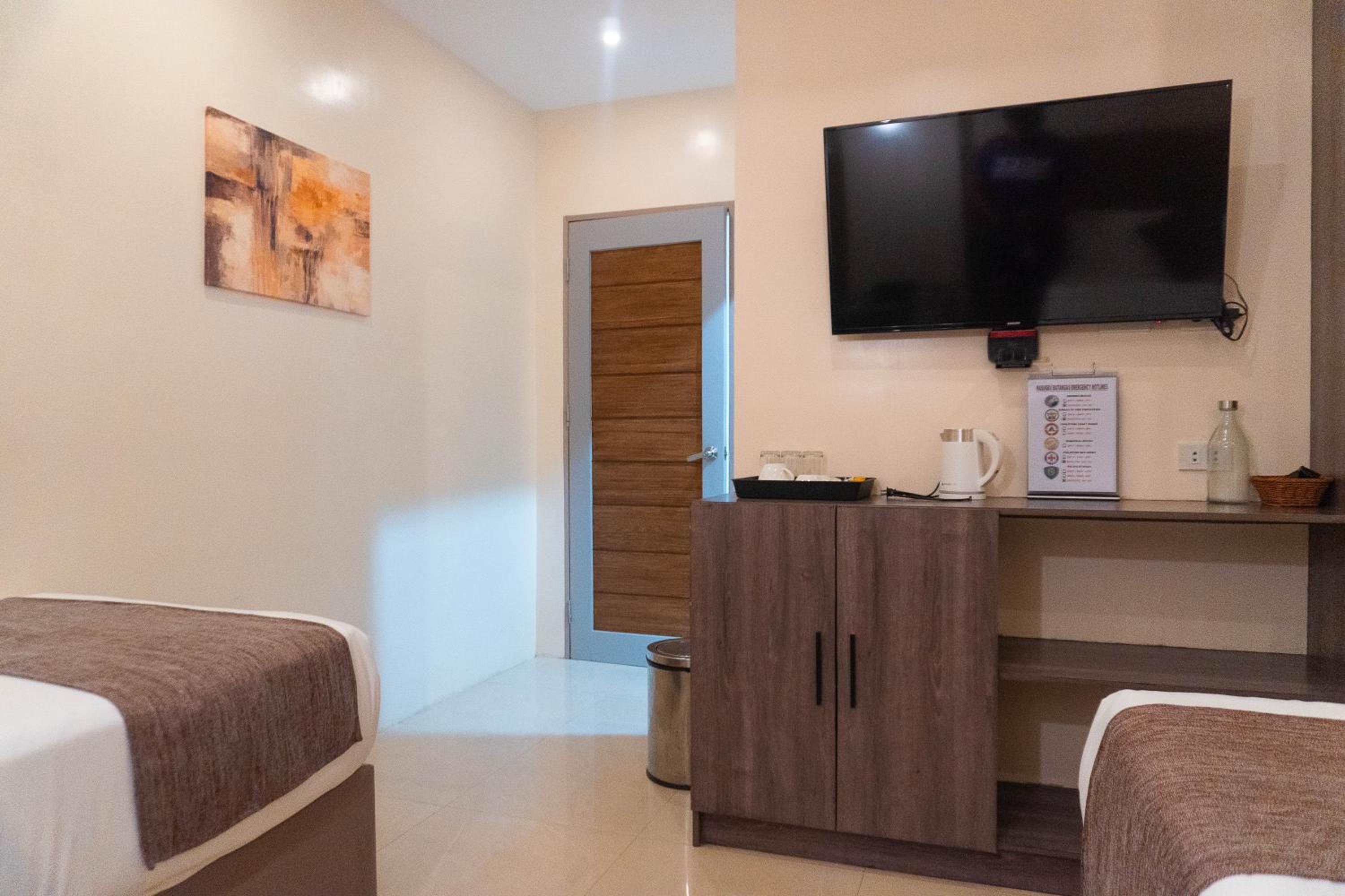Deluxe Triple Room - Photo 6