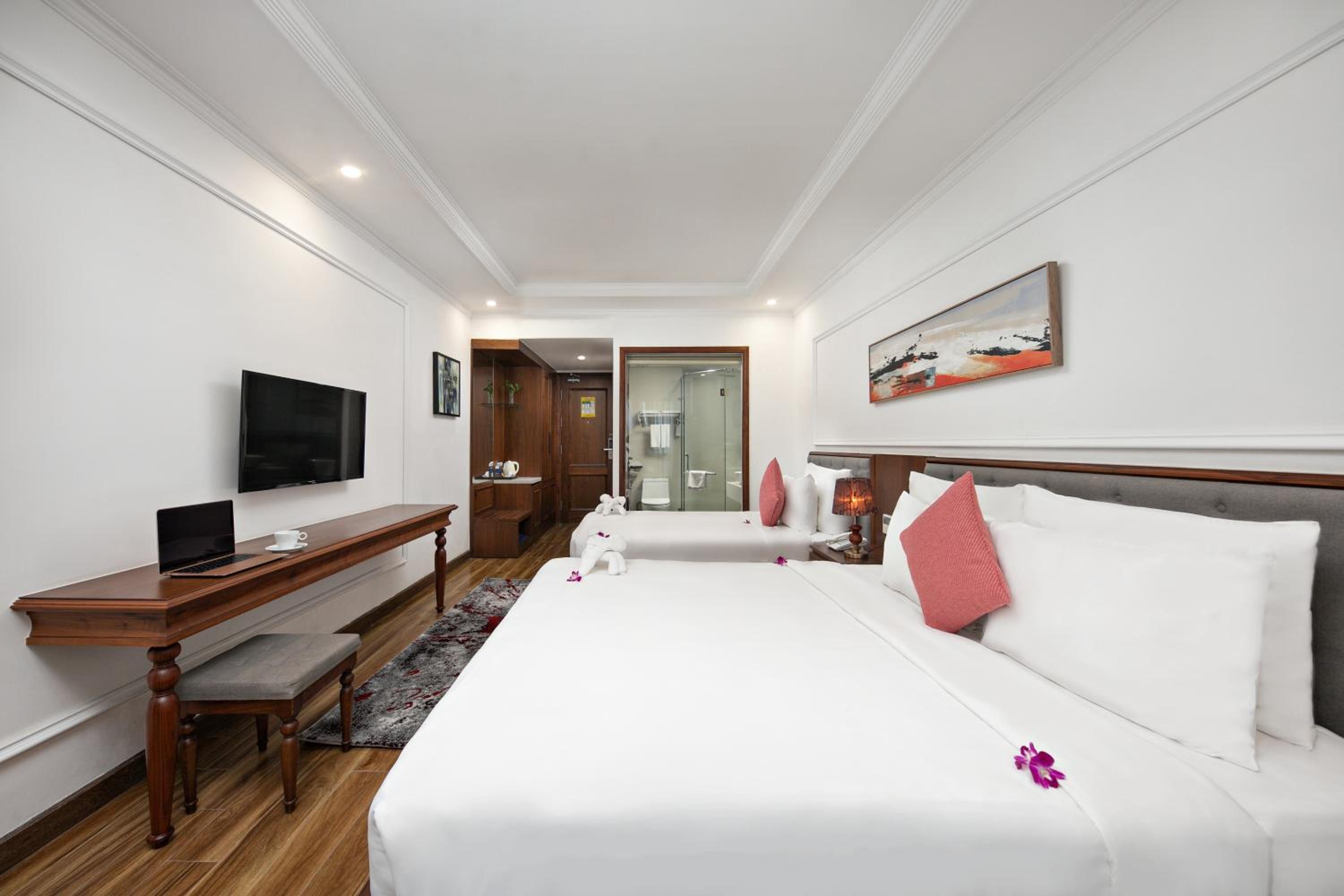 Deluxe Triple Room - Photo 2