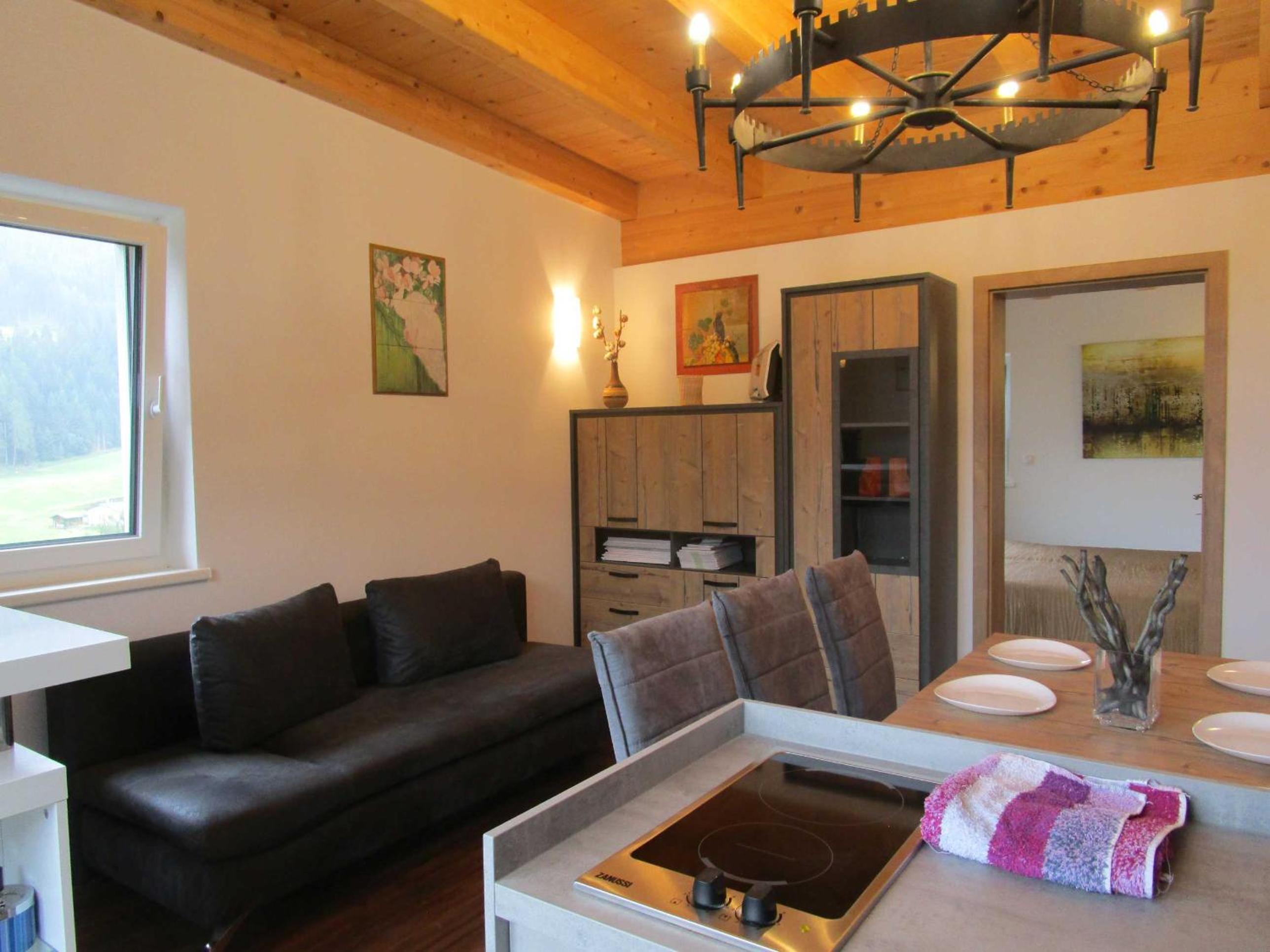 Three-Bedroom Apartment with Mountain View photo 3