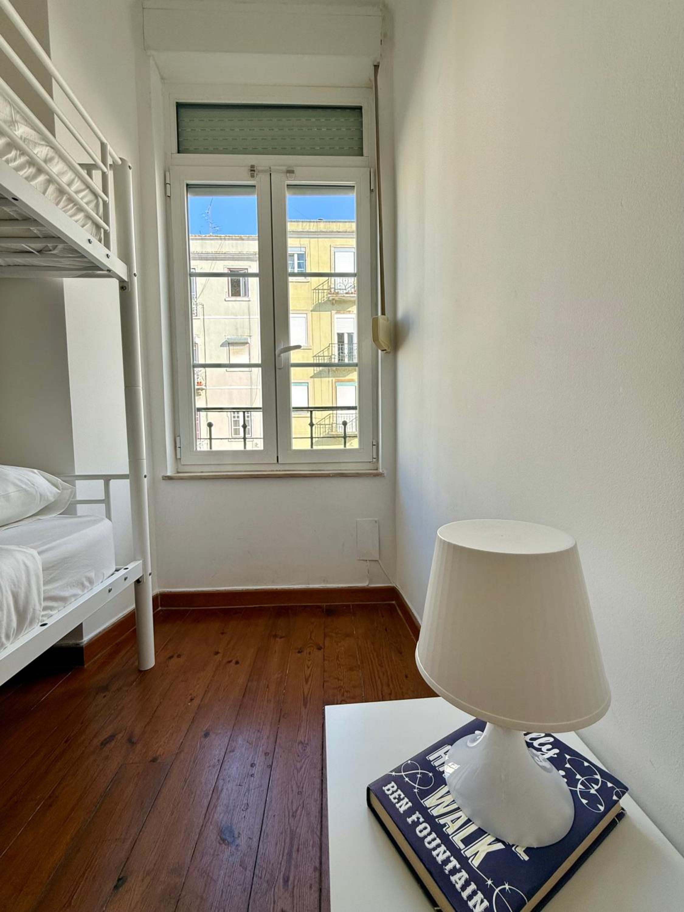 Double Room with Shared Bathroom photo 3