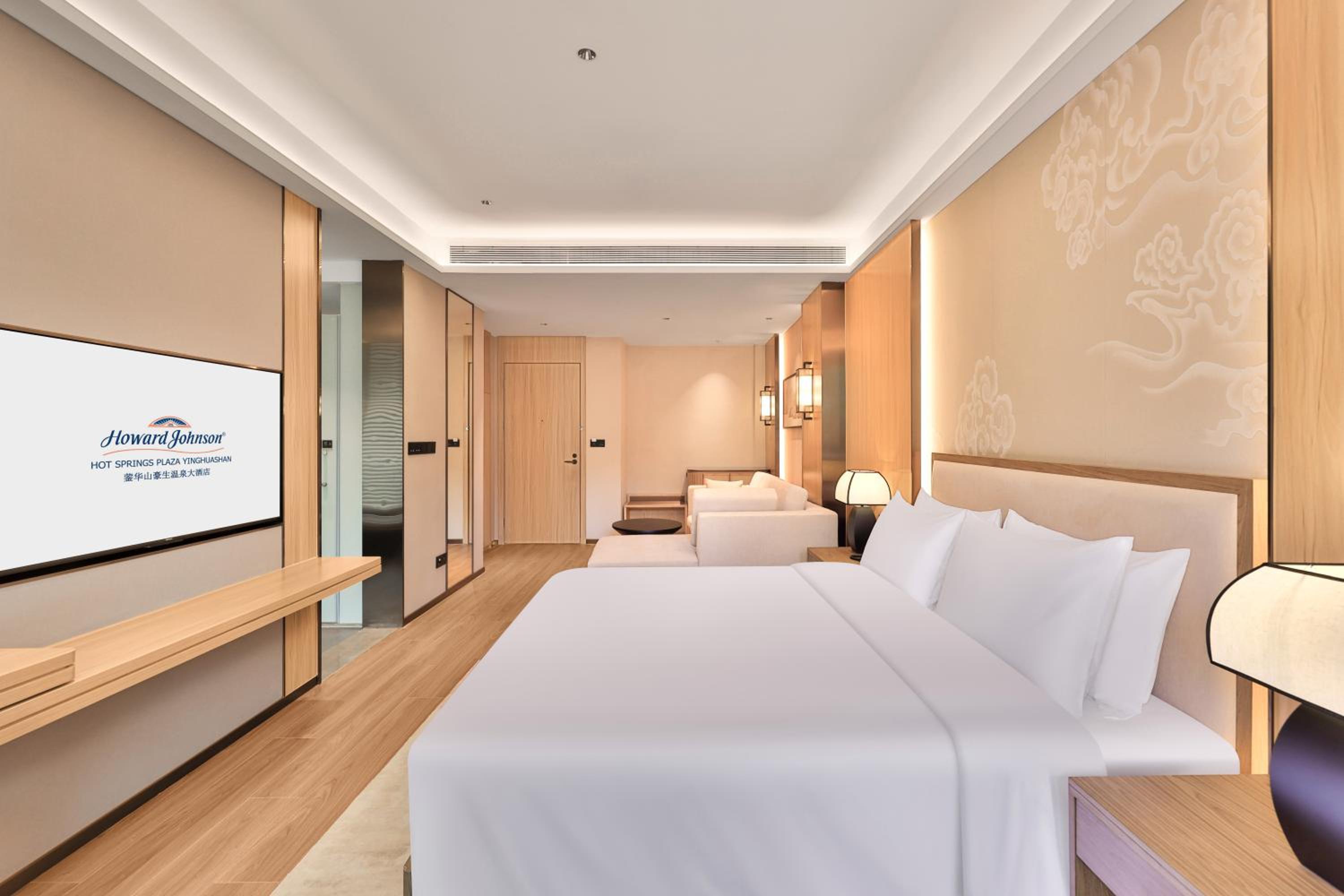 Deluxe King Room photo 3