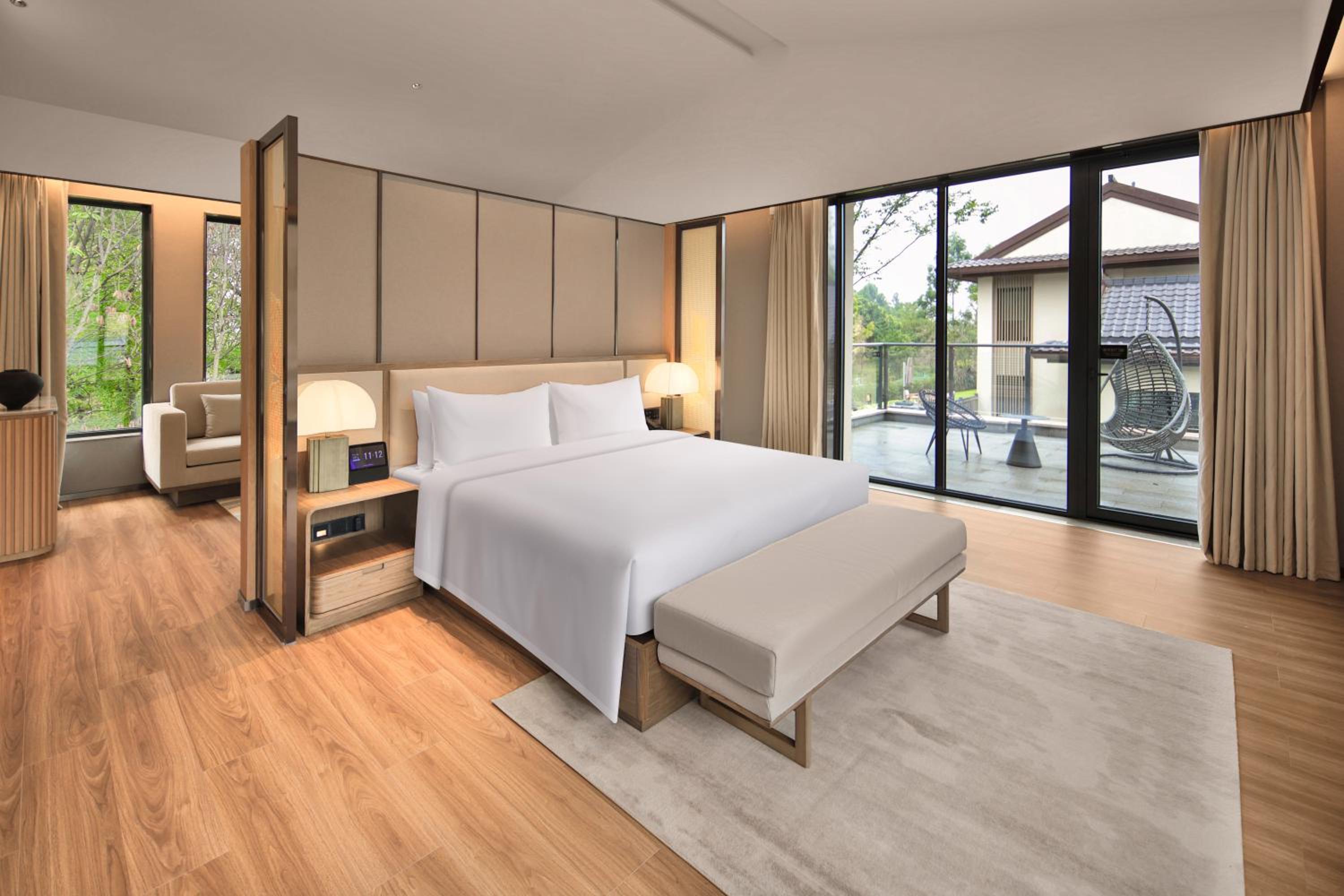 Villa Suite with King Bed - Second Floor photo 2