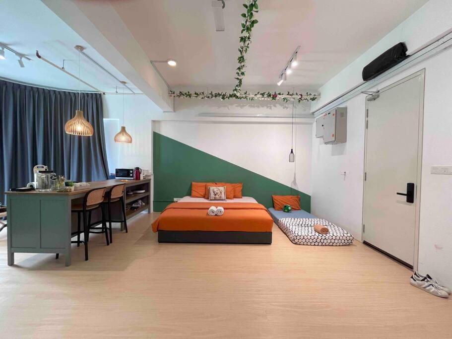 One-Bedroom Apartment photo 1