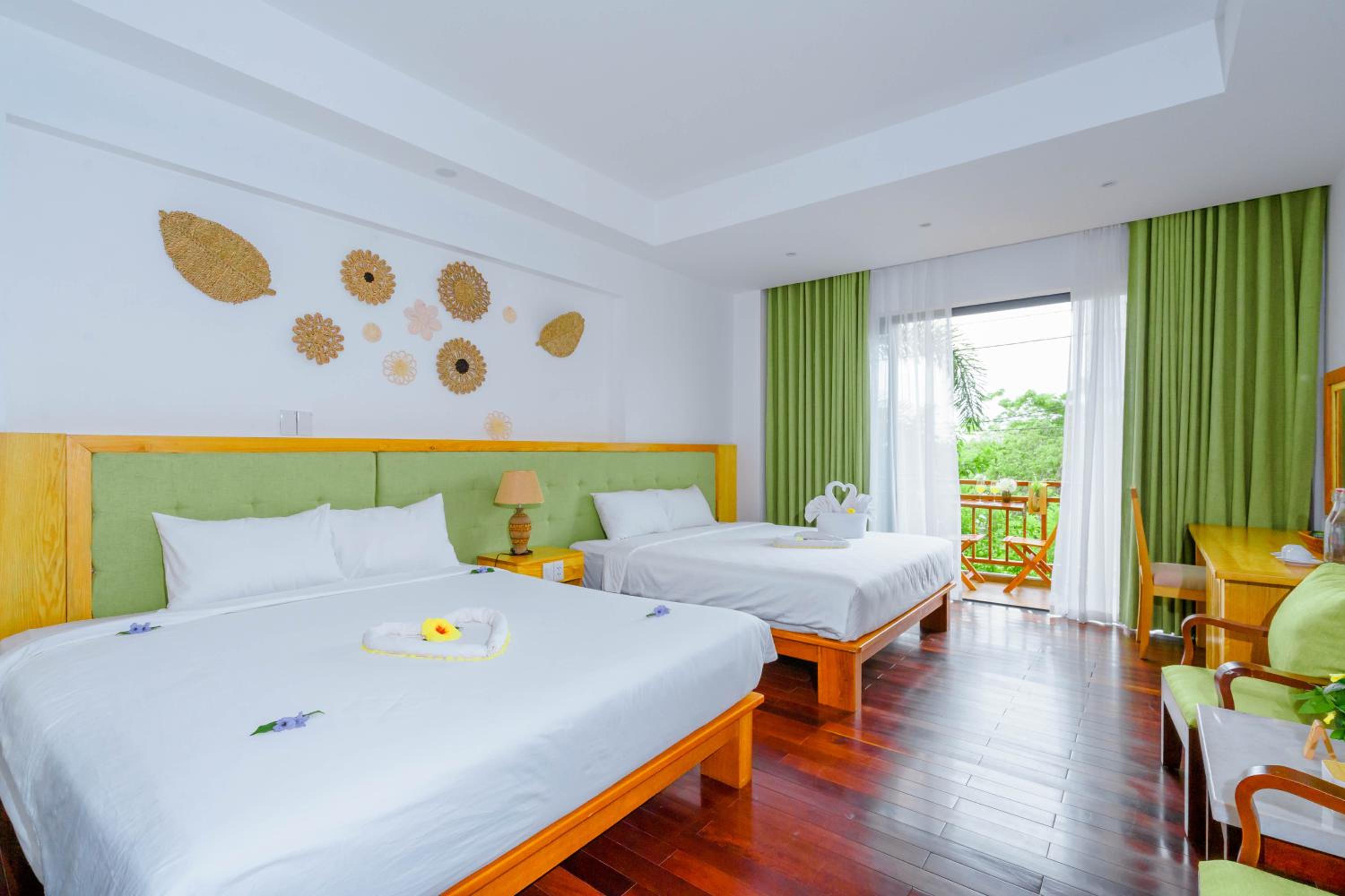 Quadruple Room With Mountain View