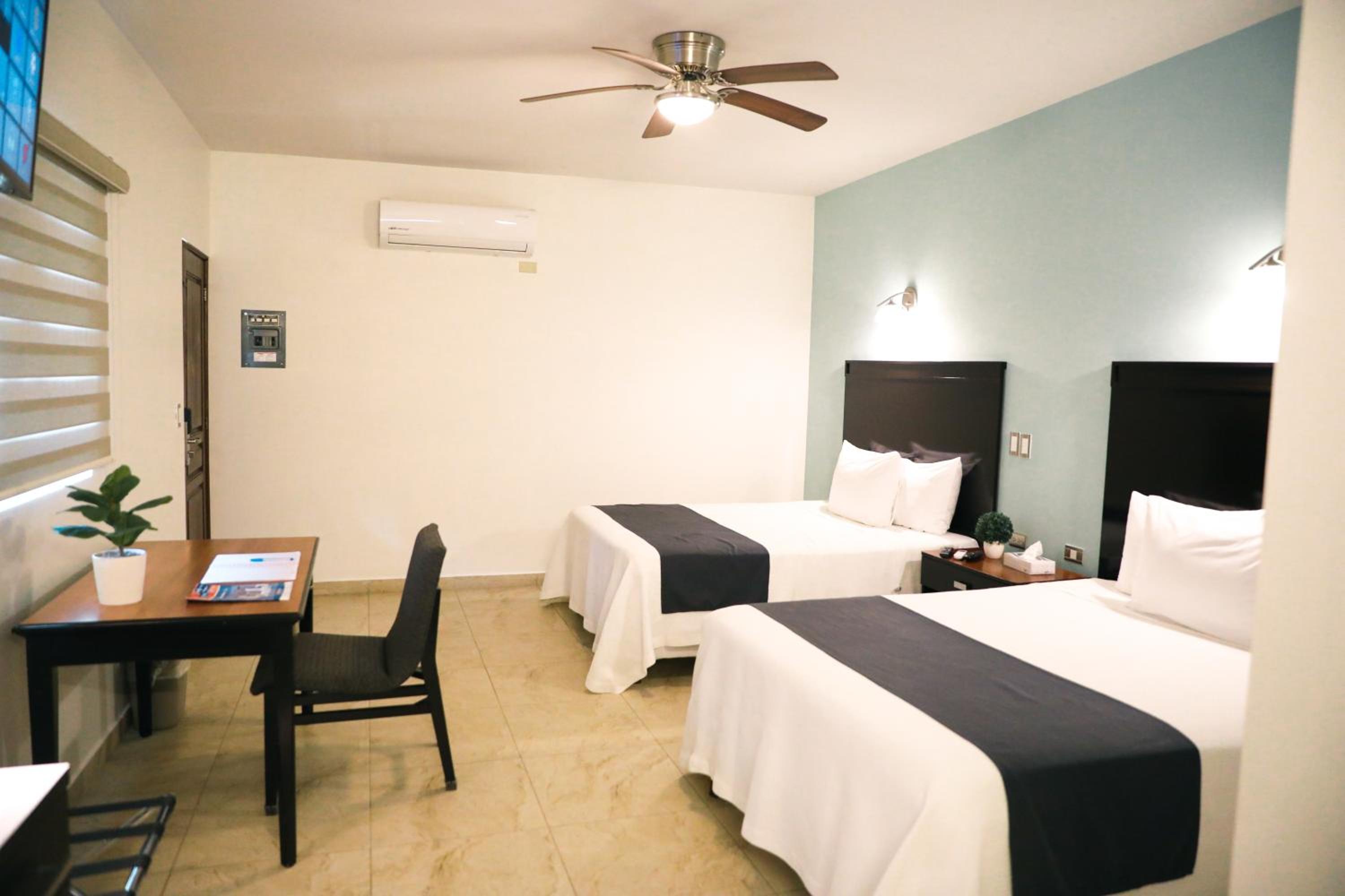 Deluxe Double Room with Two Double Beds photo 1