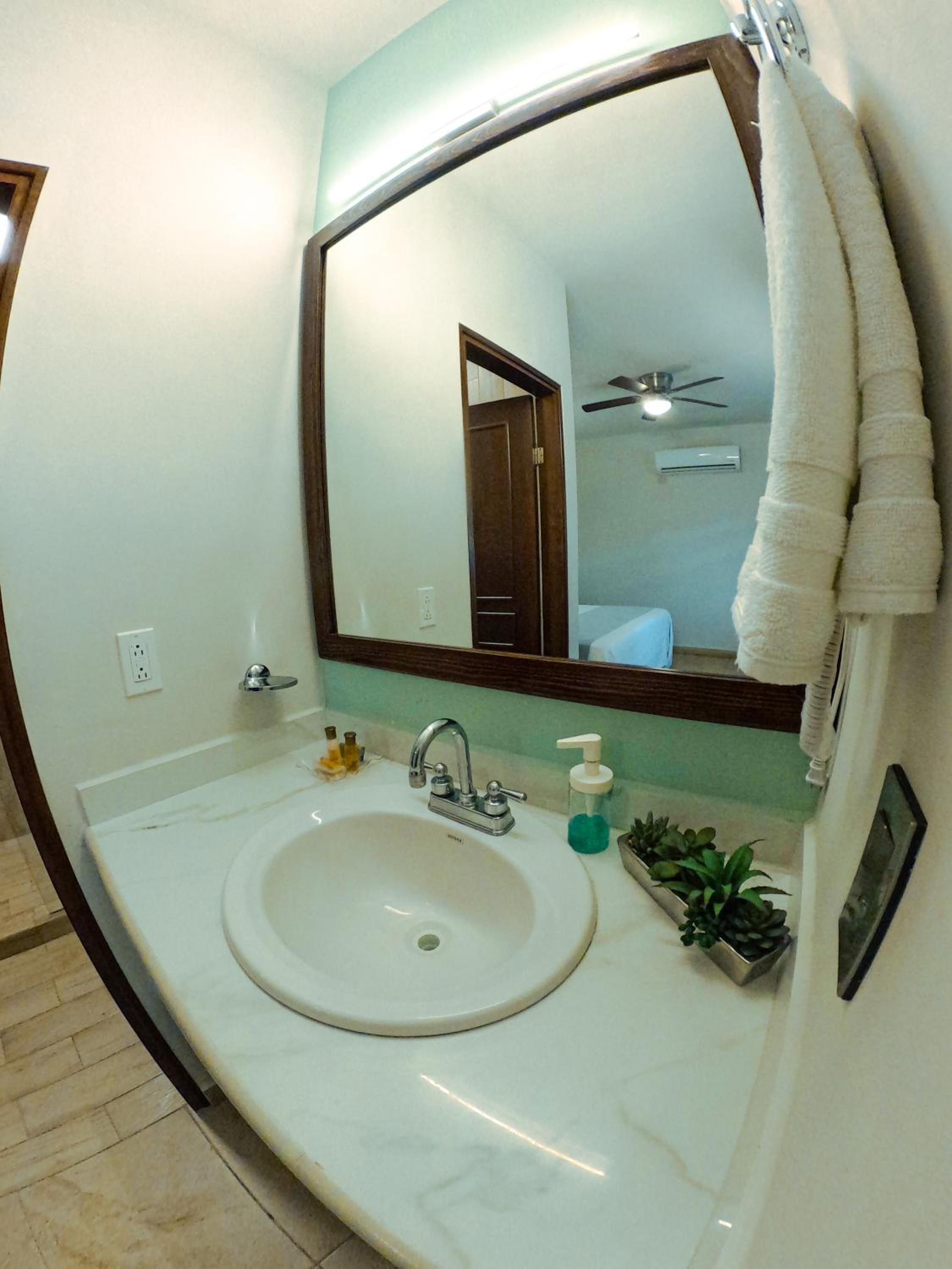 Deluxe Double Room with Two Double Beds photo 3