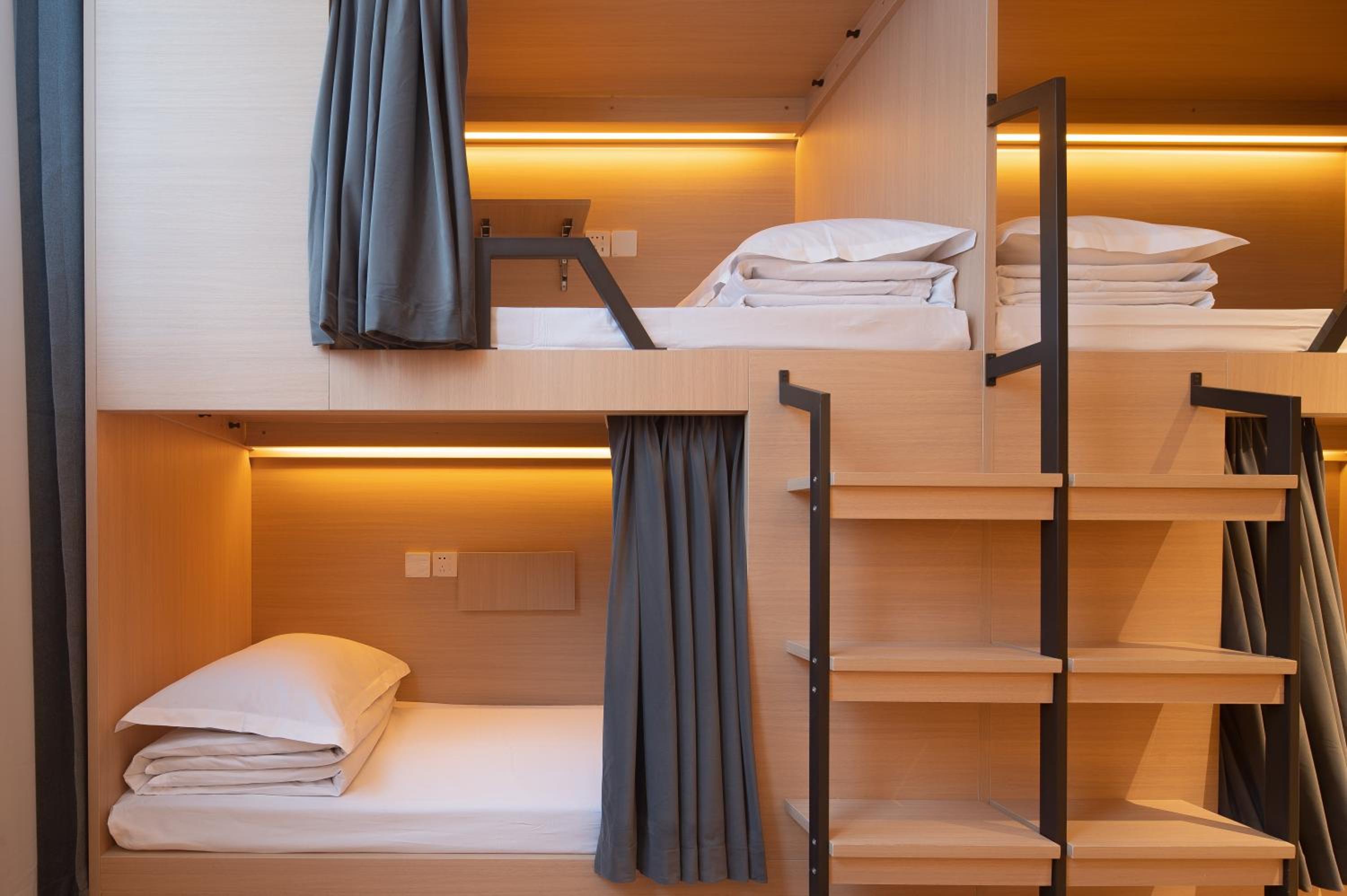 Bed In 8-Bed Male Dormitory Room -Shared Bathroom