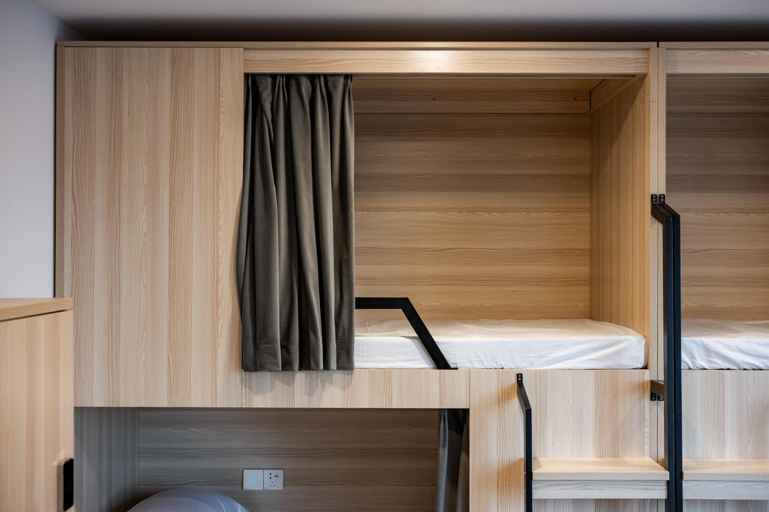 Bed In 6-Bed Female Dormitory Room - Shared Bathroom