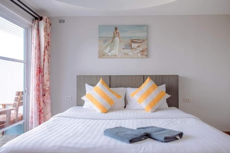 Double Room with Partial Sea View photo 2