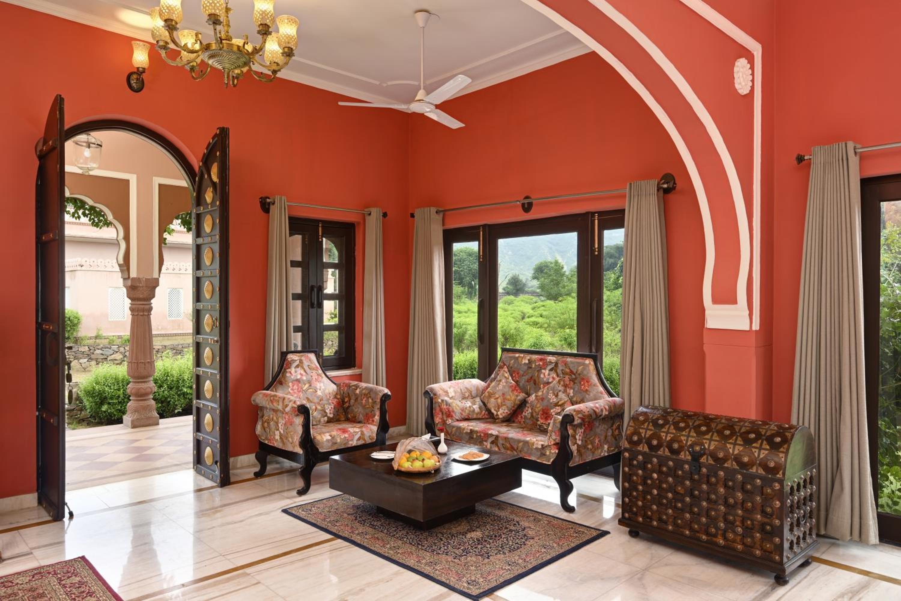 Superior King Room: 15% off on Food, 10 % off on Laundry Service photo 3