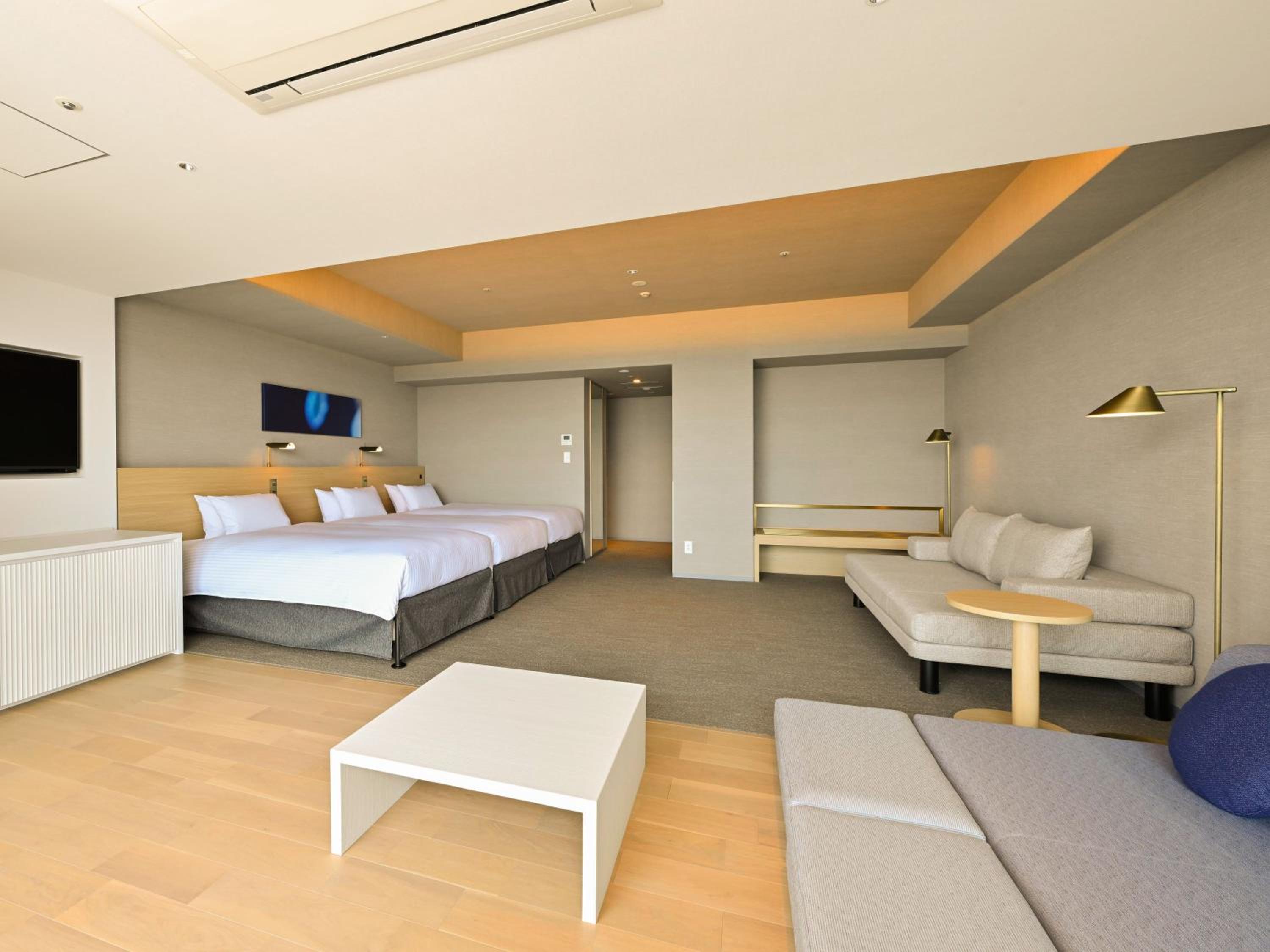 Family Room with Sea View photo 3