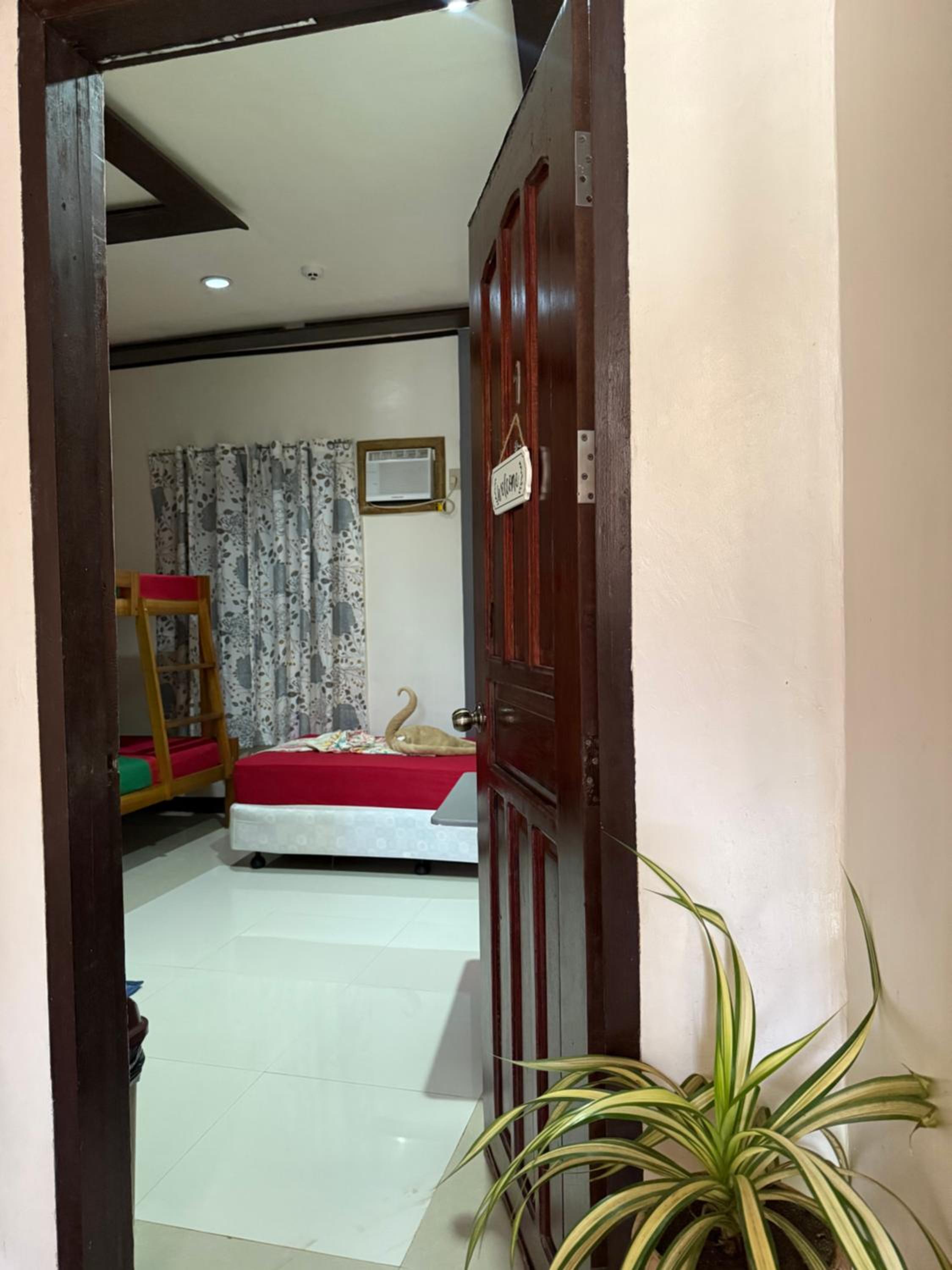 Family Room with Bathroom photo 3