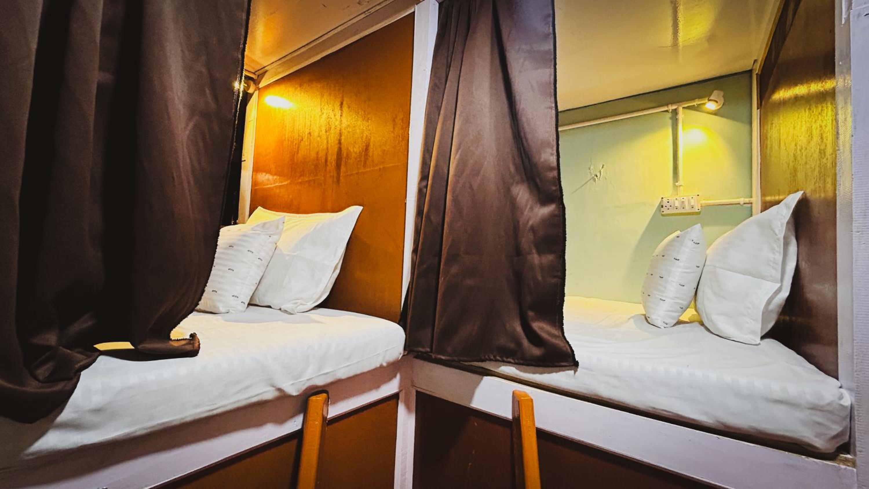 4-Bed Female Dormitory Room photo 2