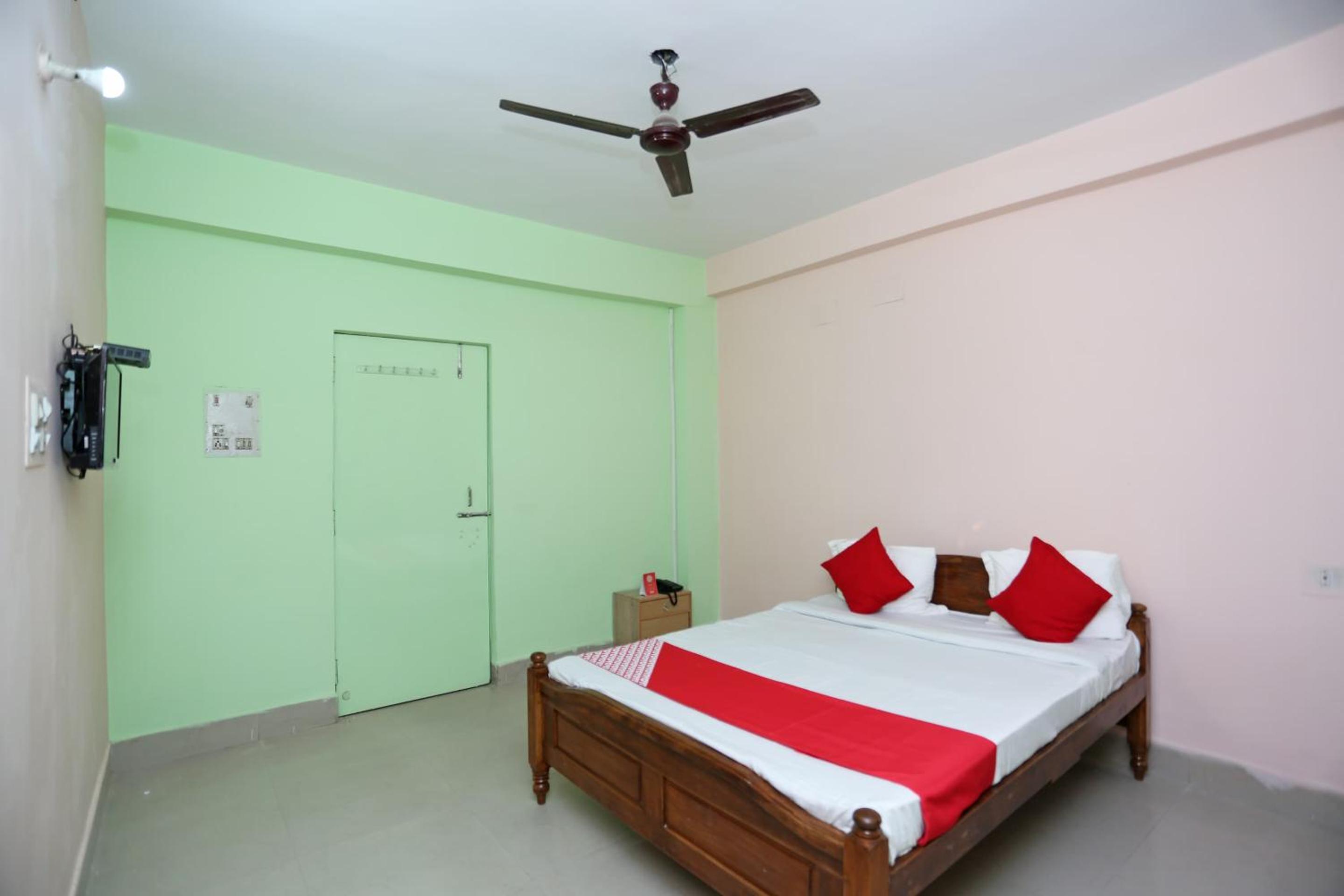 Classic Triple Room photo 2