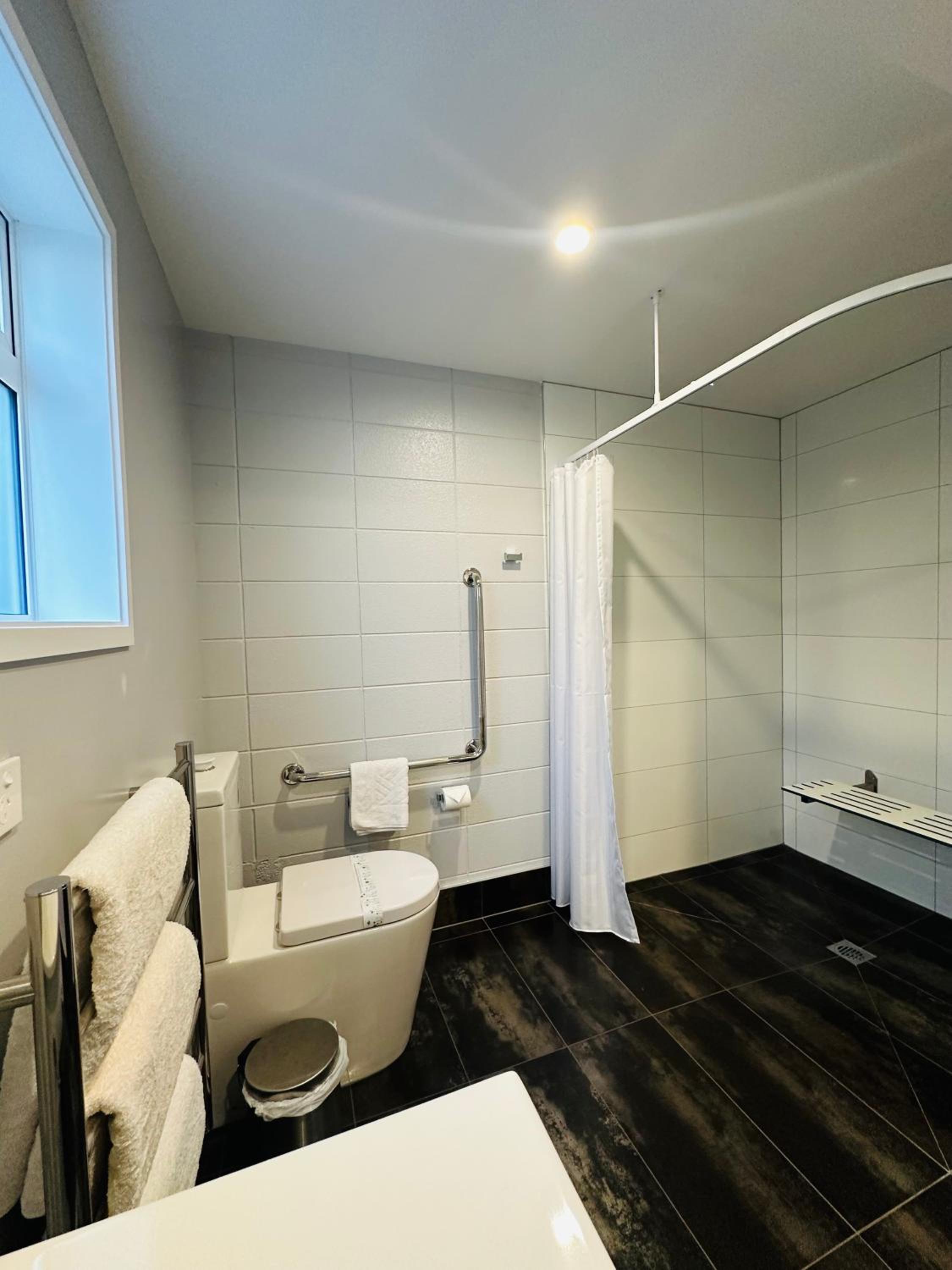 Accessible Deluxe Studio - Photo 4