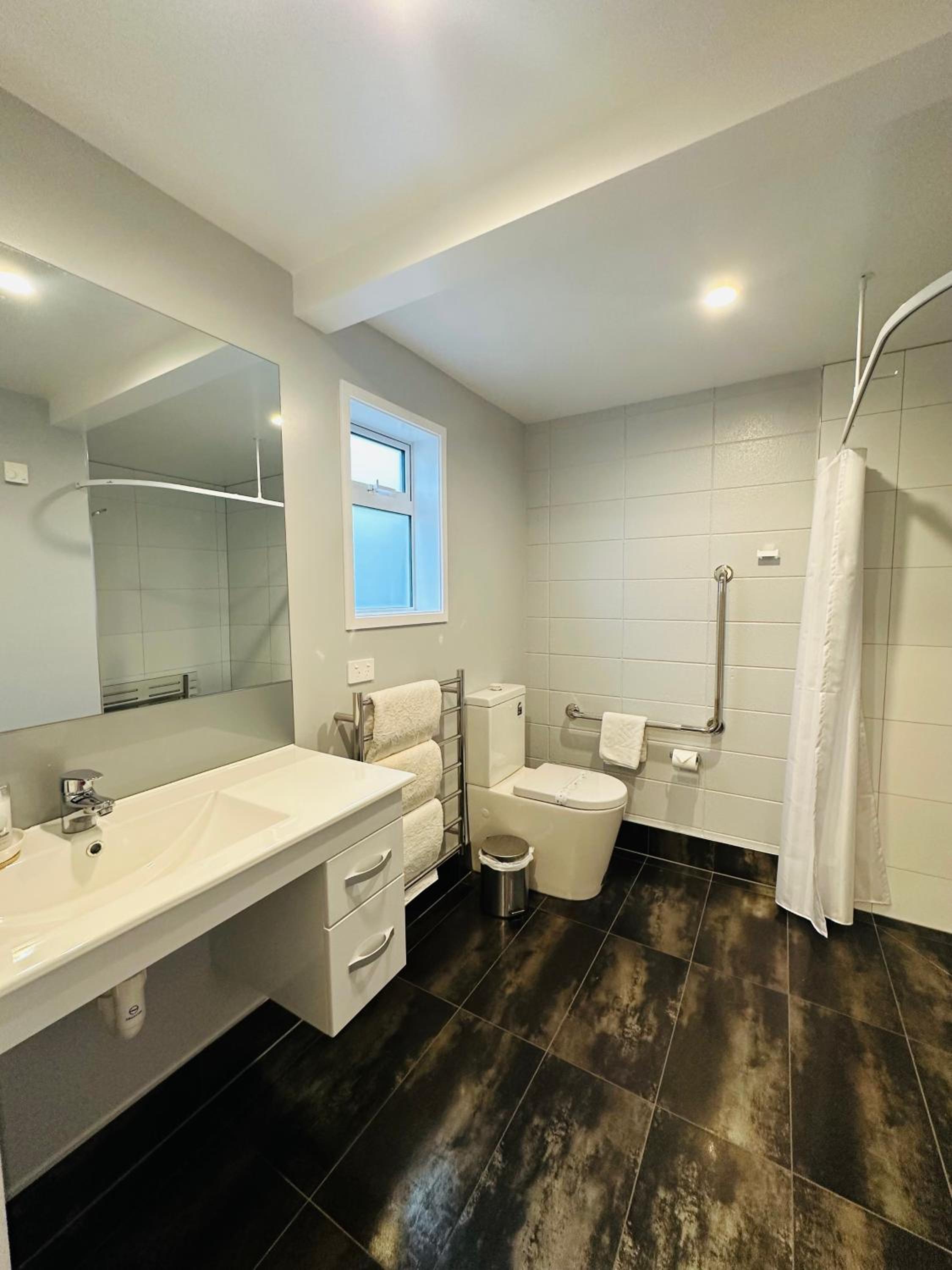 Accessible Deluxe Studio - Photo 3