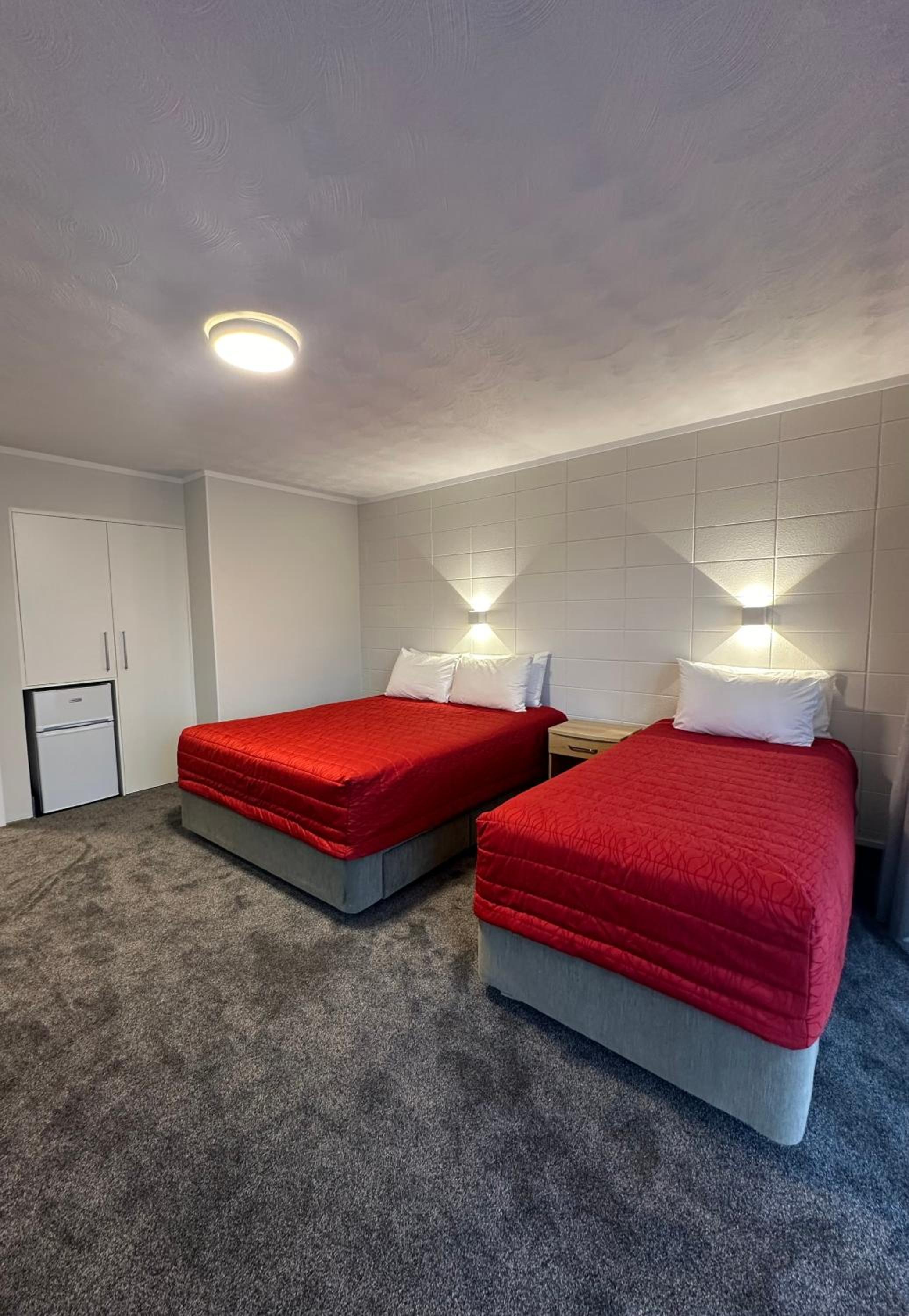 Accessible Deluxe Studio - Photo 2
