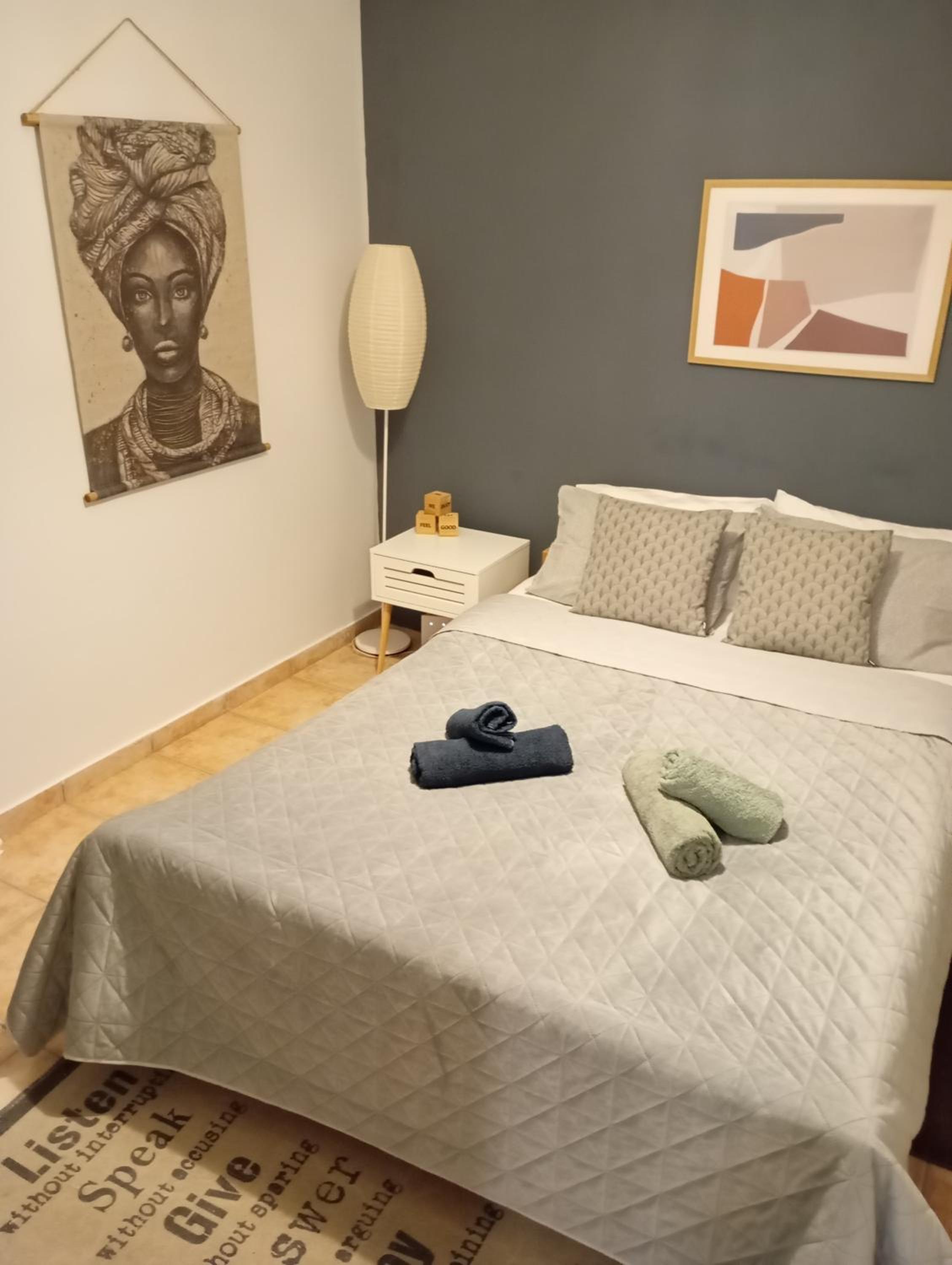 One-Bedroom Apartment - Photo 1