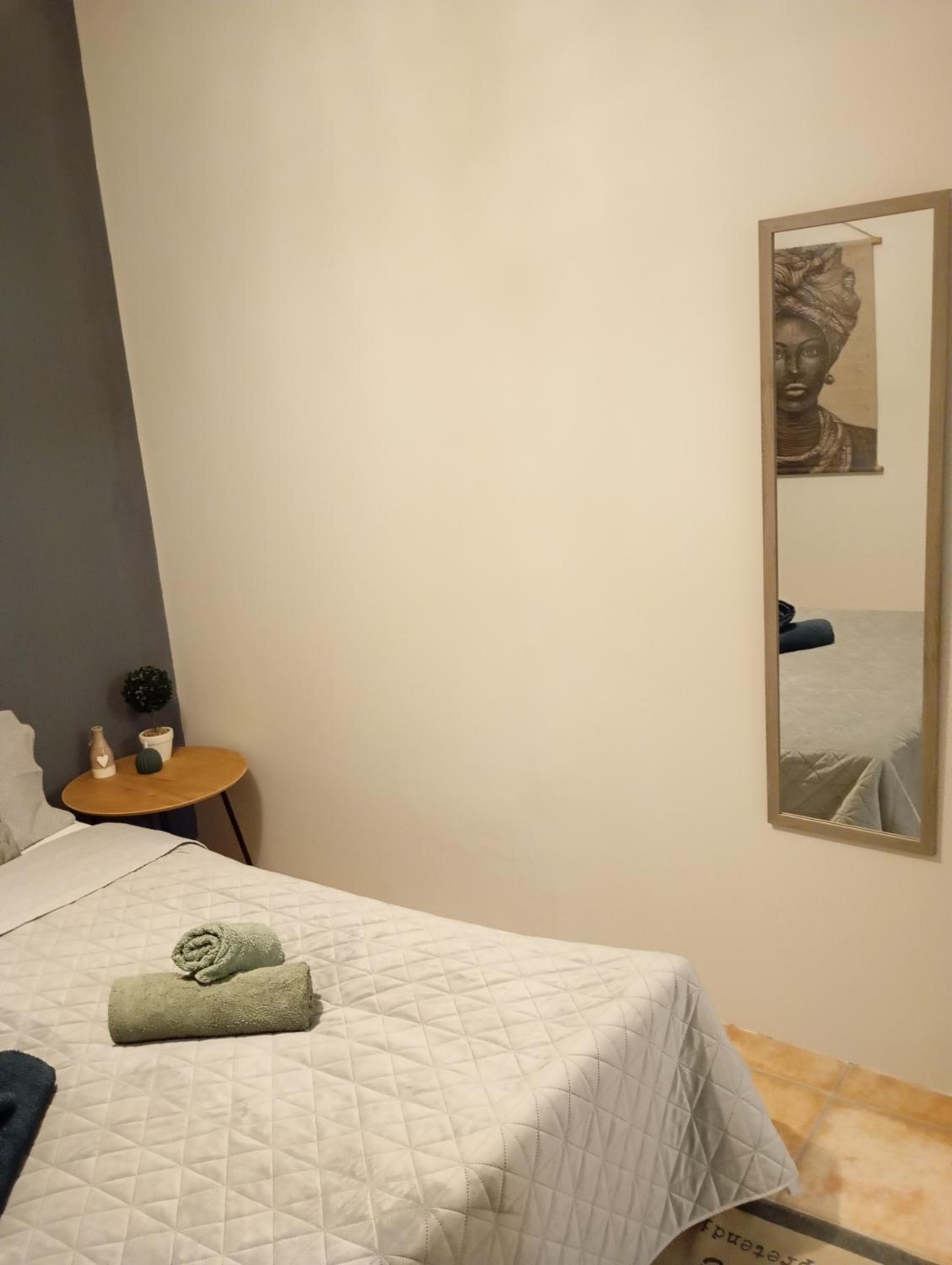 One-Bedroom Apartment - Photo 13