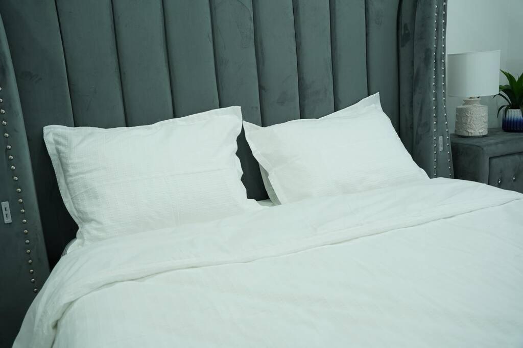 Four-Bedroom House photo 2