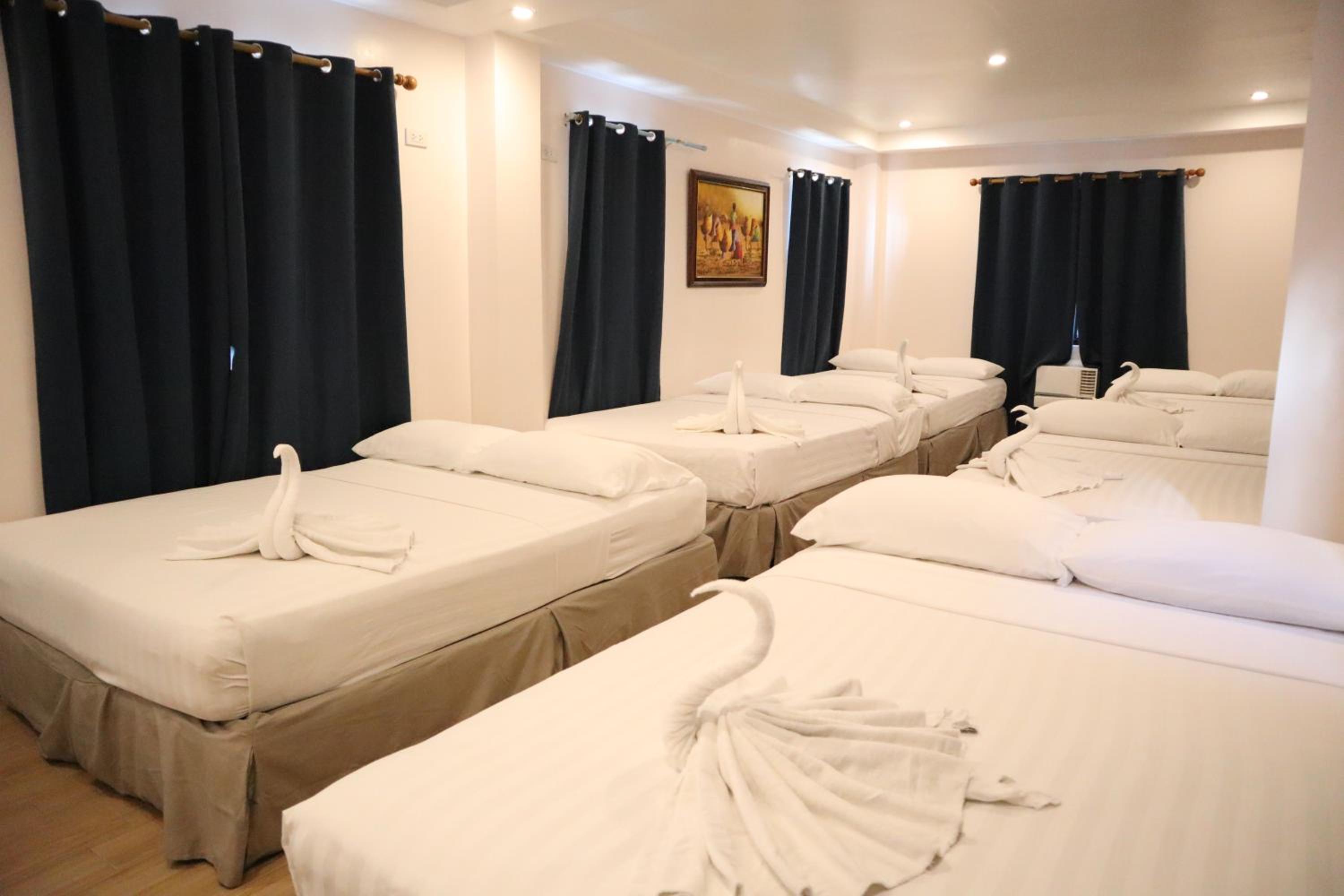 Barkada Room for 12 - Photo 6