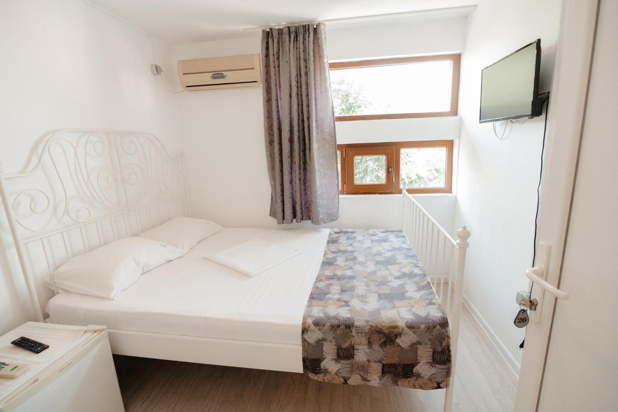 Small Double Room photo 2