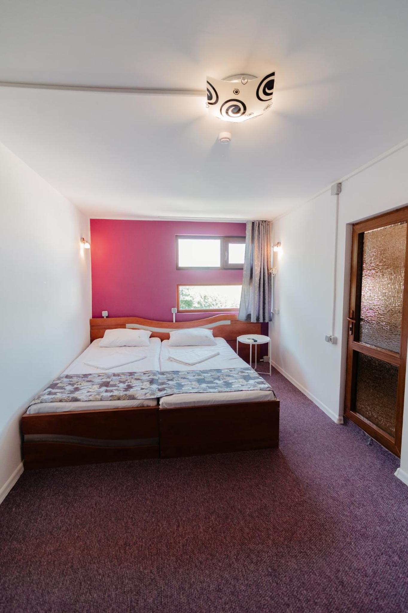 Standard Double or Twin Room photo 3