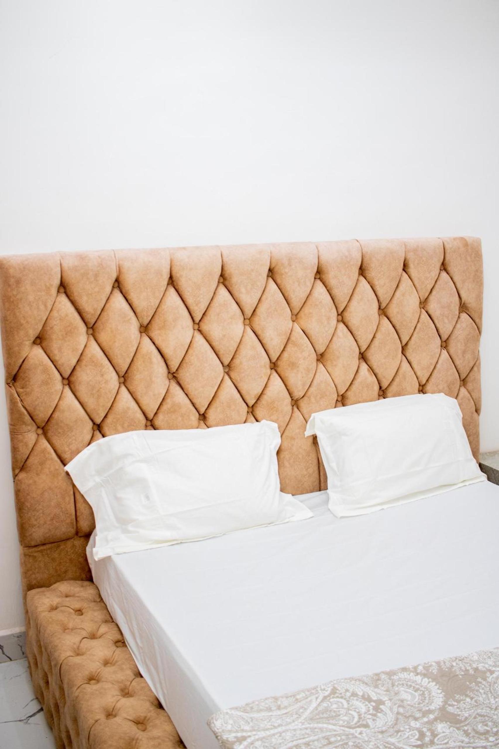Deluxe Double Room (2 Adults + 1 Child)