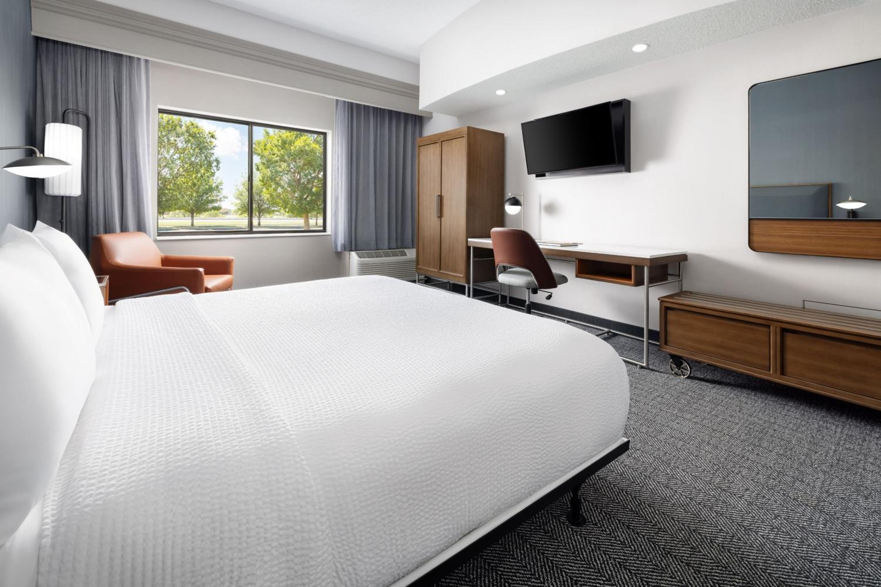 King Room - Hearing Accessible - Photo 6