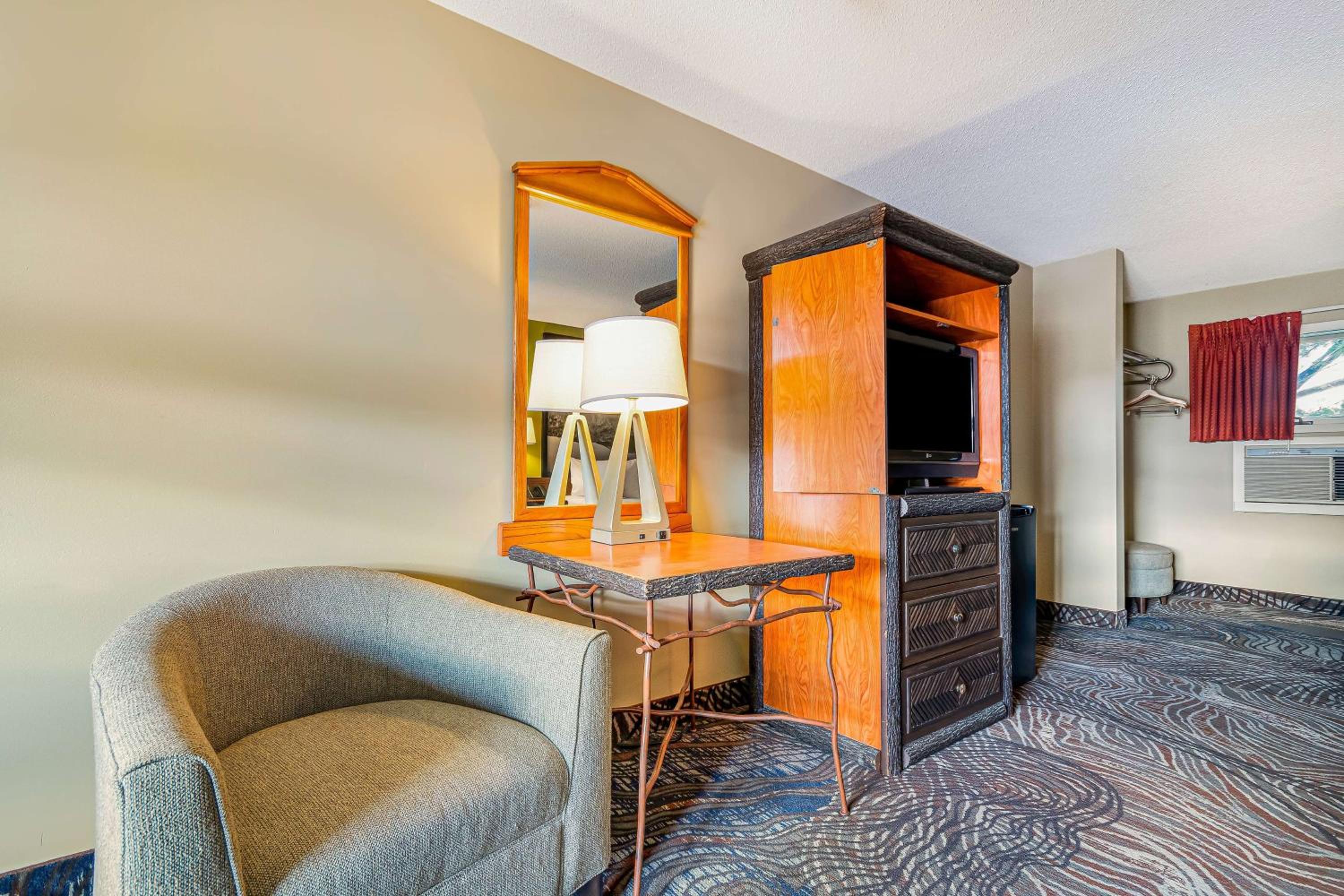 Superior Double Room with Two Double Beds - Non-Smoking - Photo 3