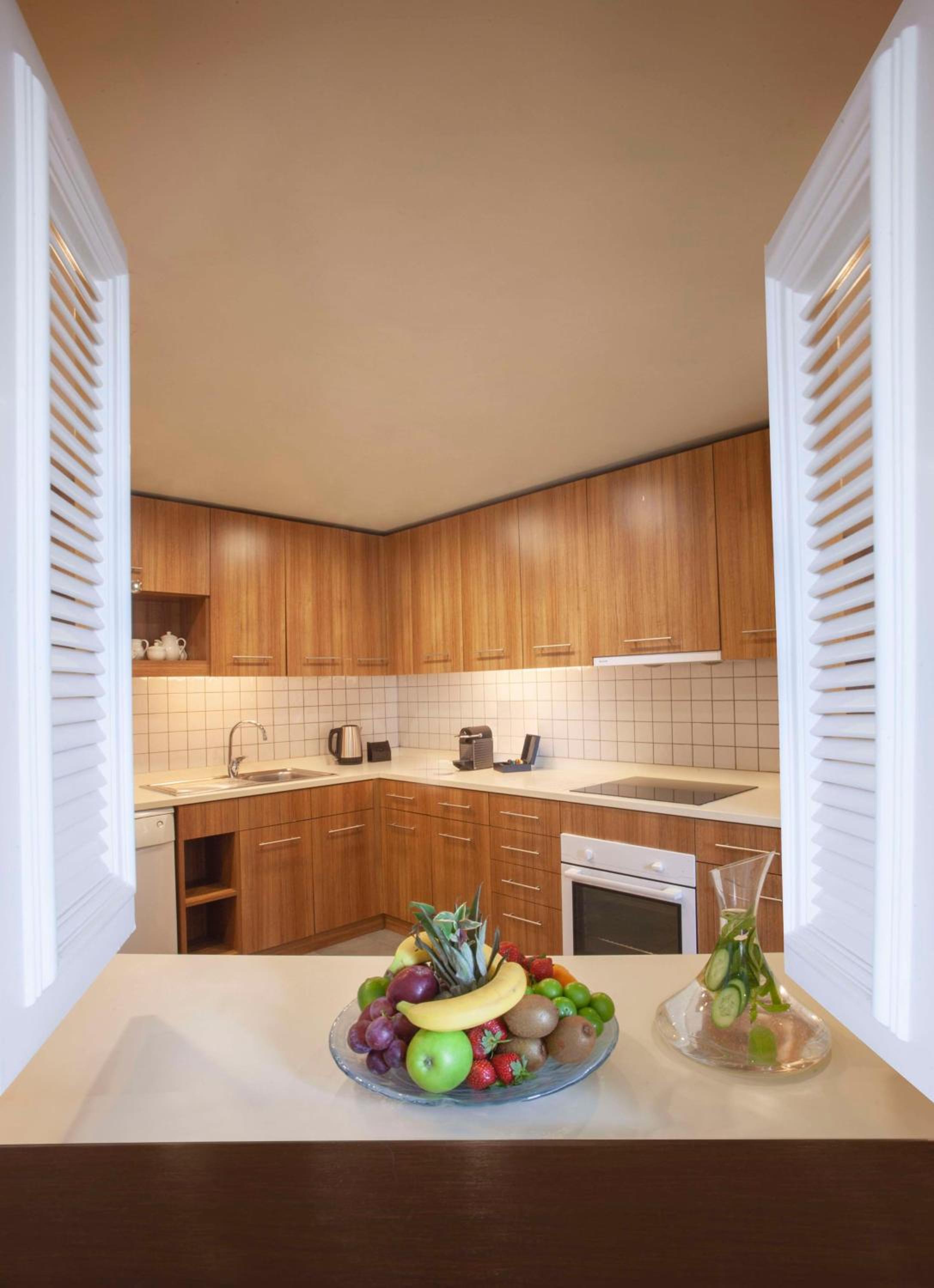 Three-Bedroom Suite with Terrace and City View