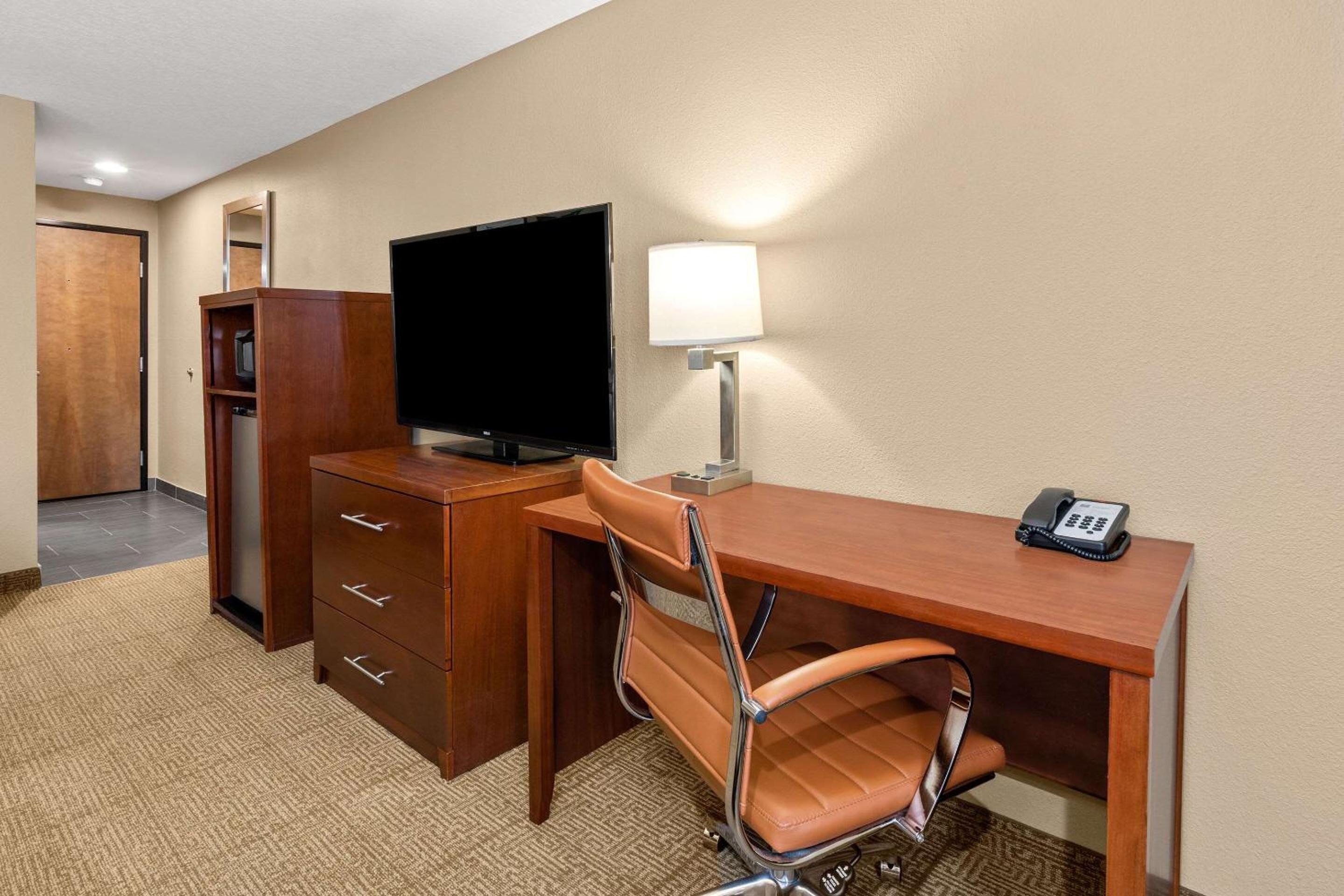 Standard King Room - Photo 3