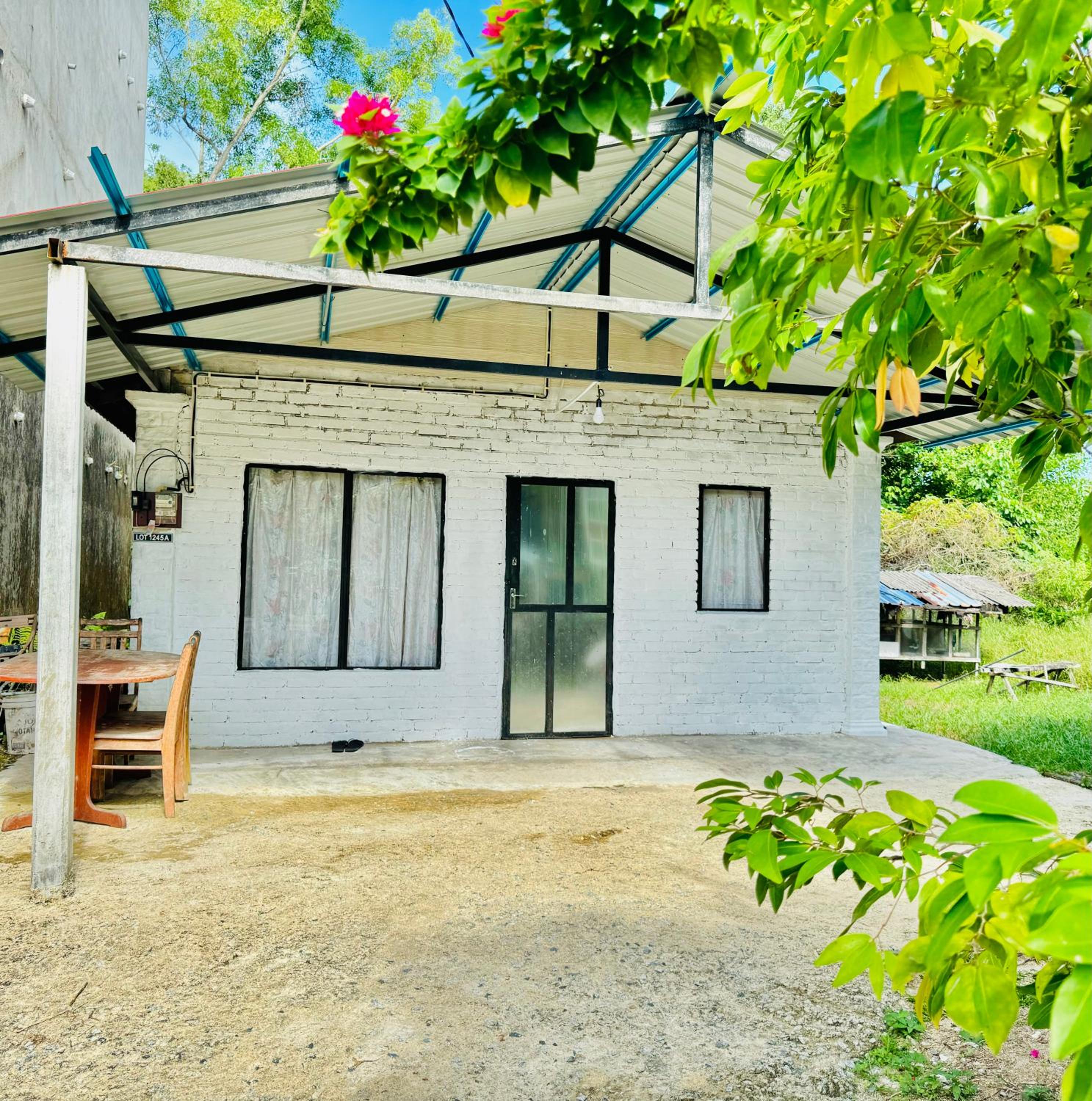 One-Bedroom House photo 1