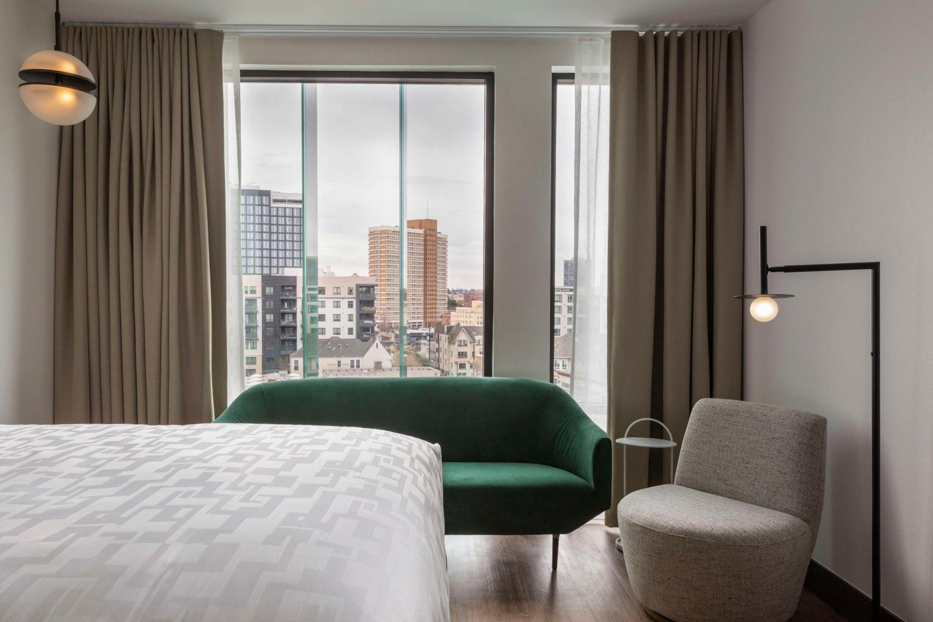 Uptown King Room - Photo 12