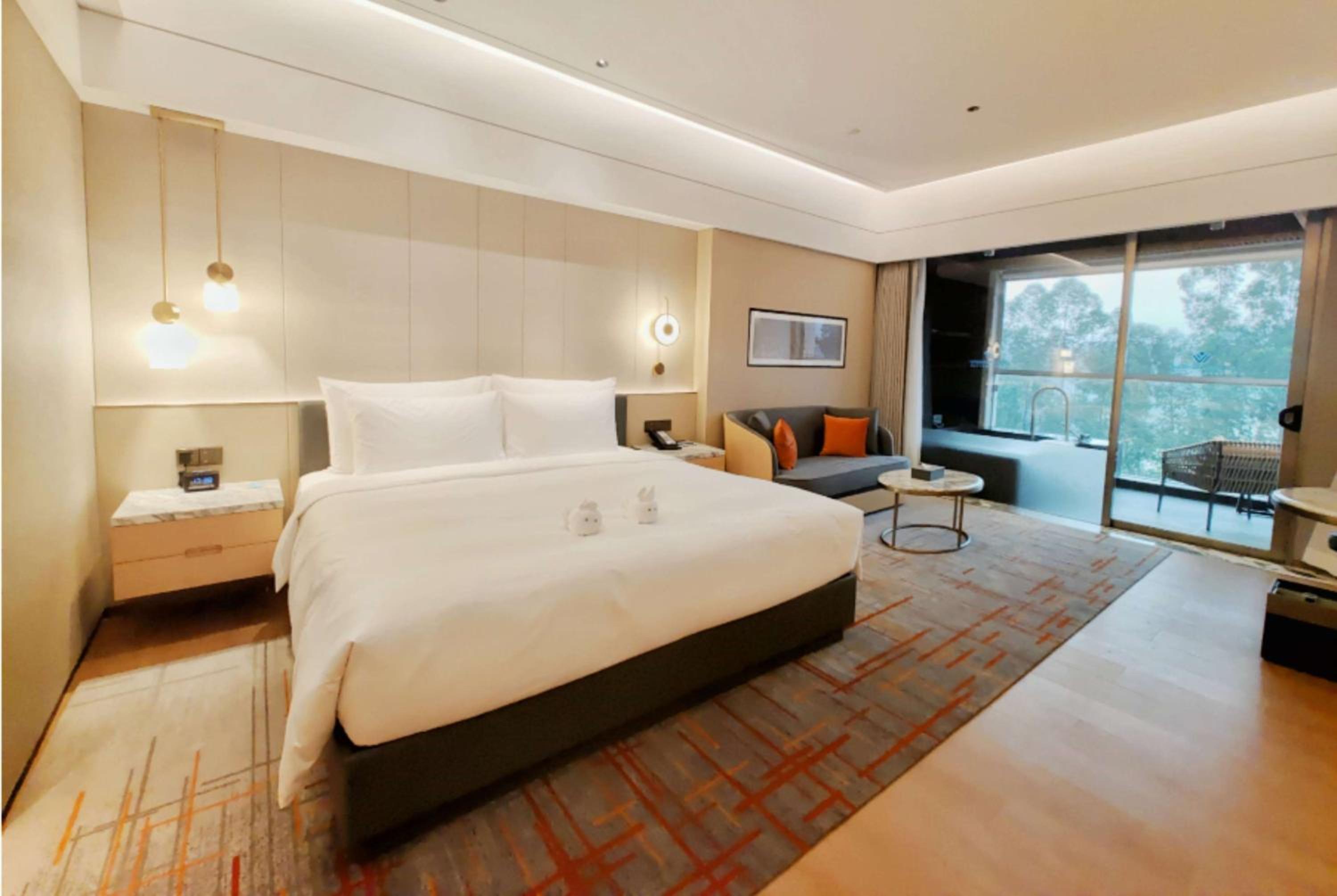 Superior King Room with Hot Pool and Lake View - Photo 1