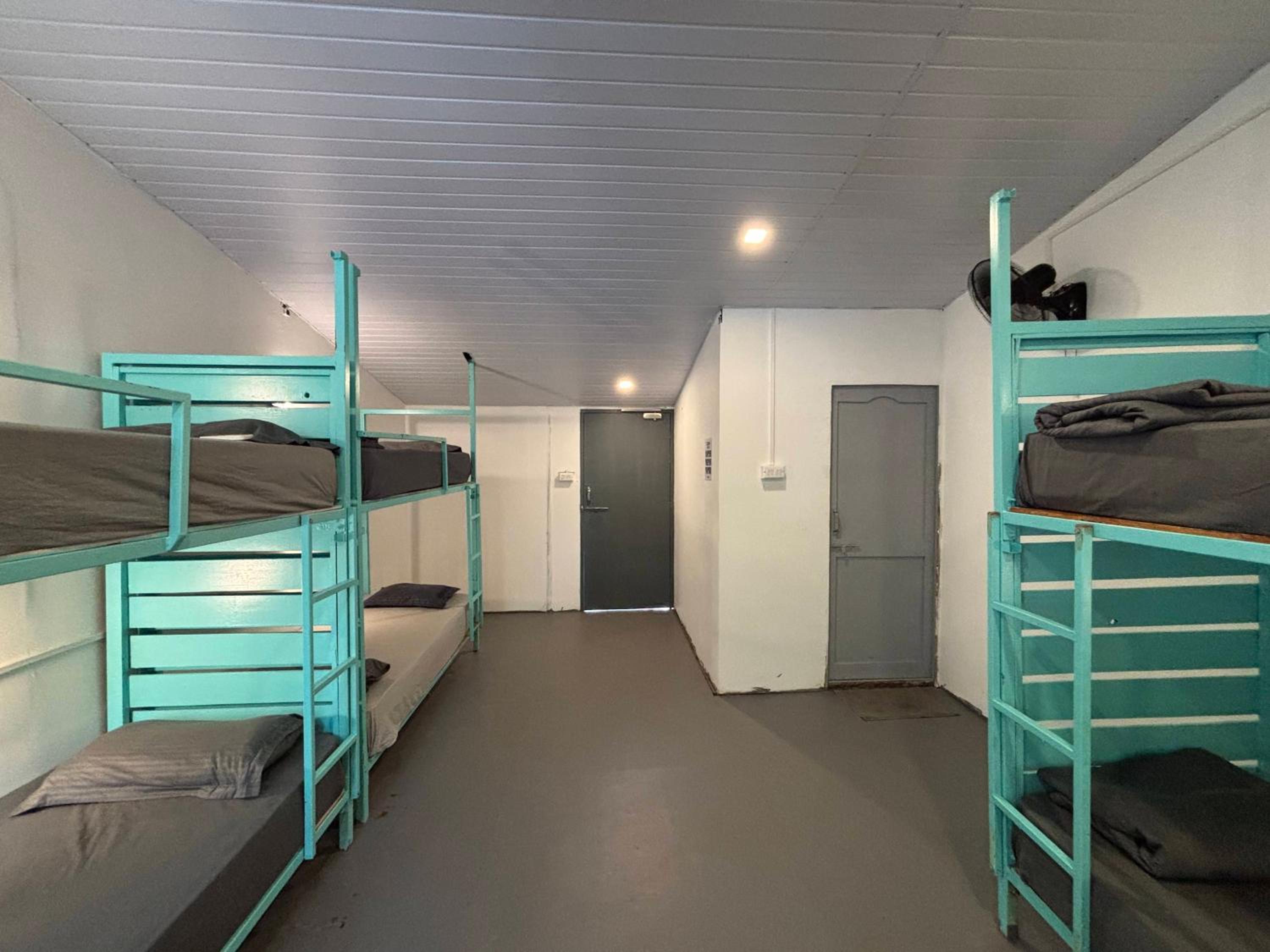 Bed in 6-Bed Mixed Dormitory Room photo 1