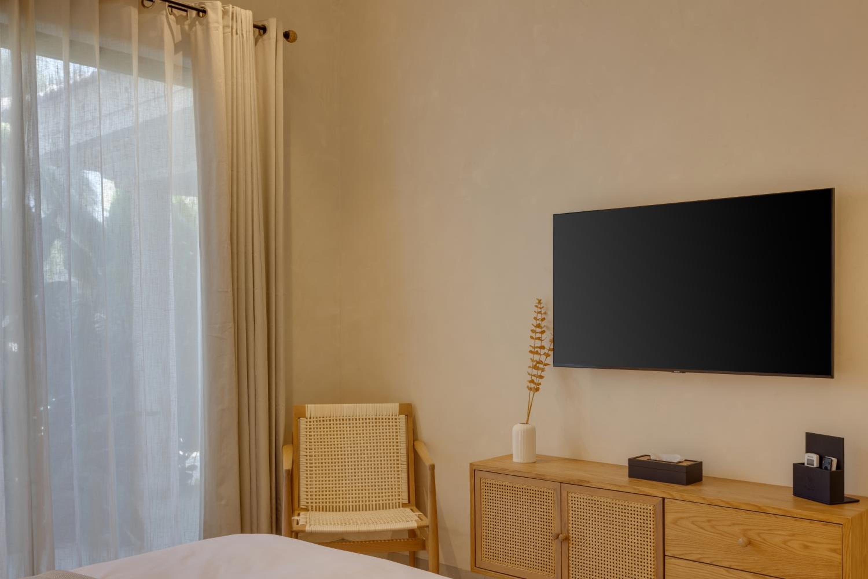 Three-Bedroom Villa - 10% Discount on Food