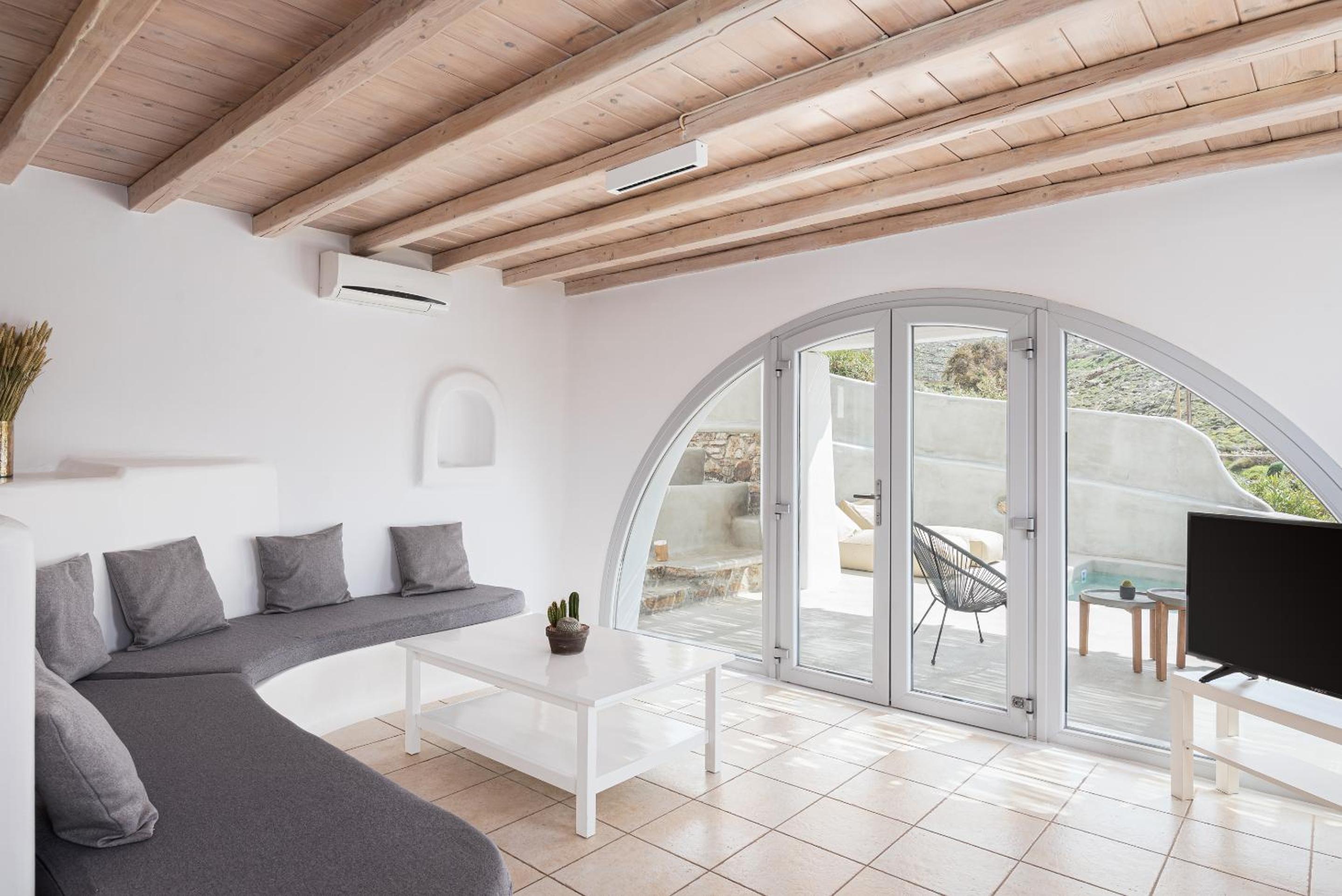 Partial Seaview Suite with Jetted Mini- Pool photo 2
