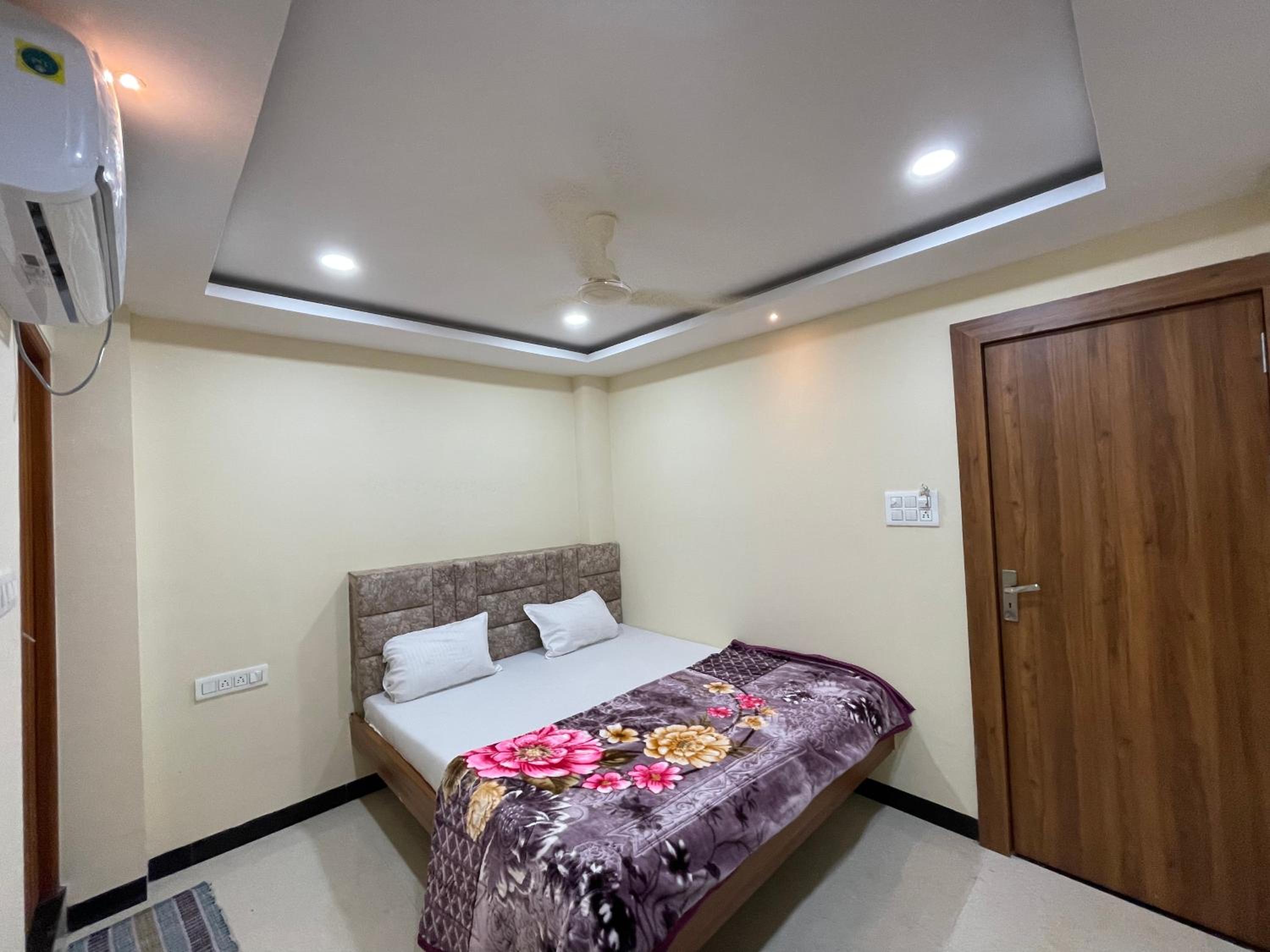 Deluxe Double Room photo 2