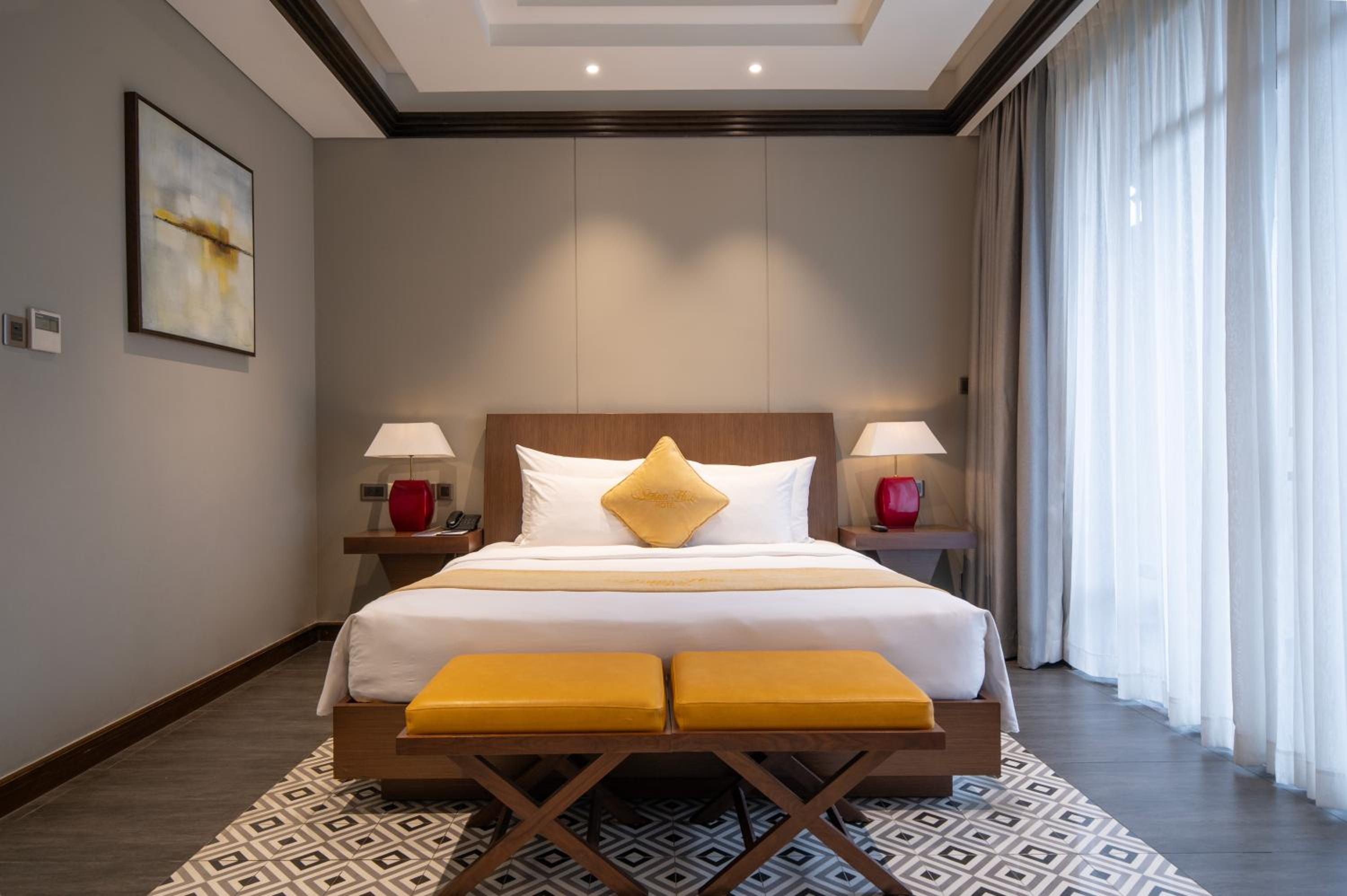 Premium Senna Double Room + Foot Reflexology for 02 pax (30 mins) thumbnail 6