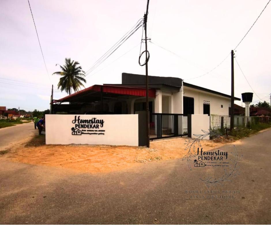 Three-Bedroom House photo 1